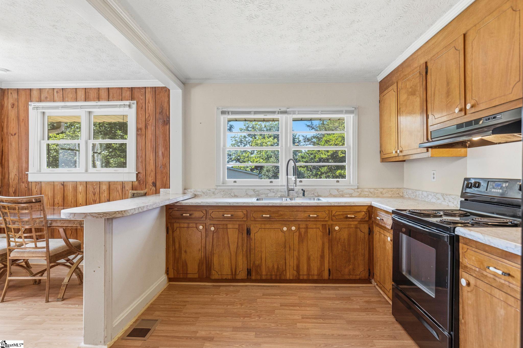 8 Bainbridge Drive Property Photo 7