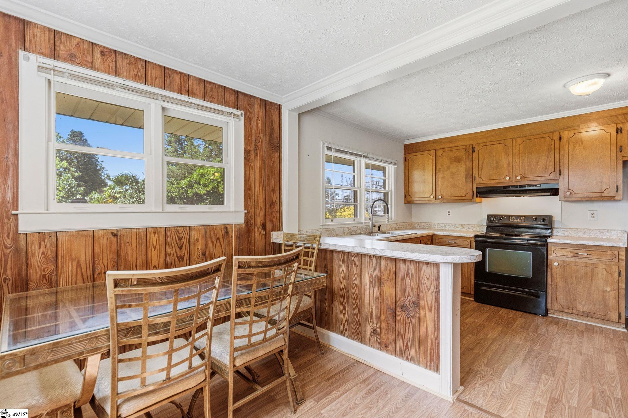 8 Bainbridge Drive Property Photo 11