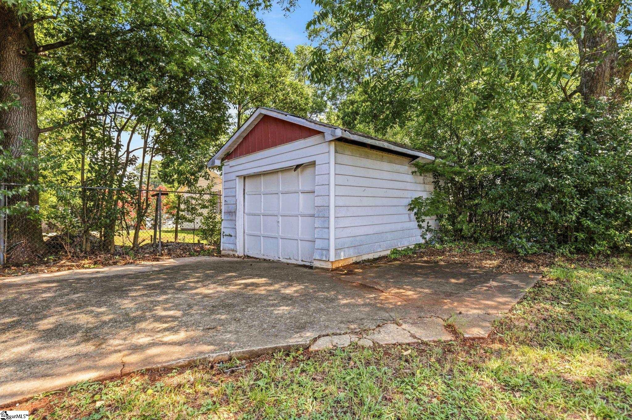 8 Bainbridge Drive Property Photo 29