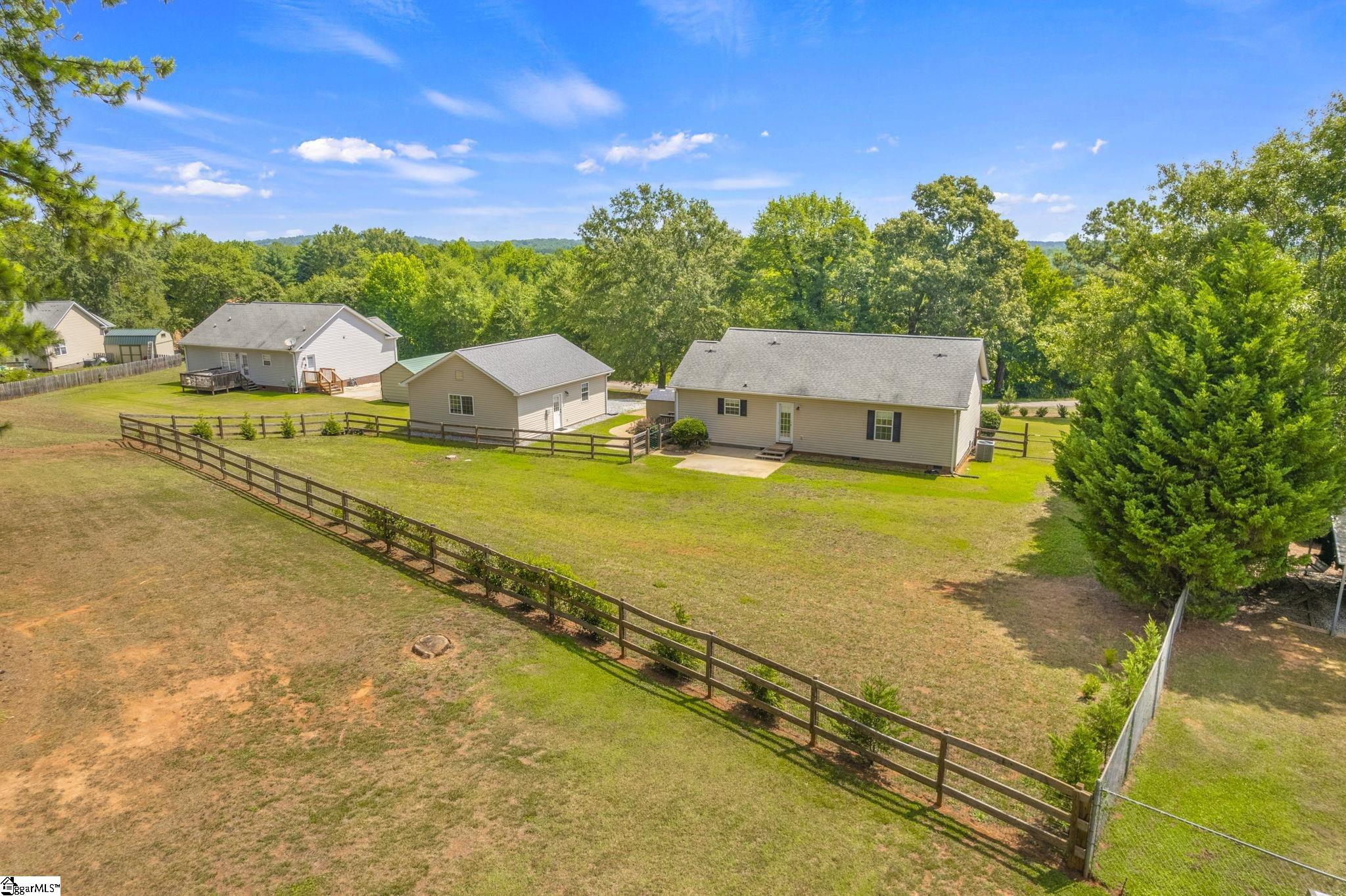 124 E King Road Property Photo 8