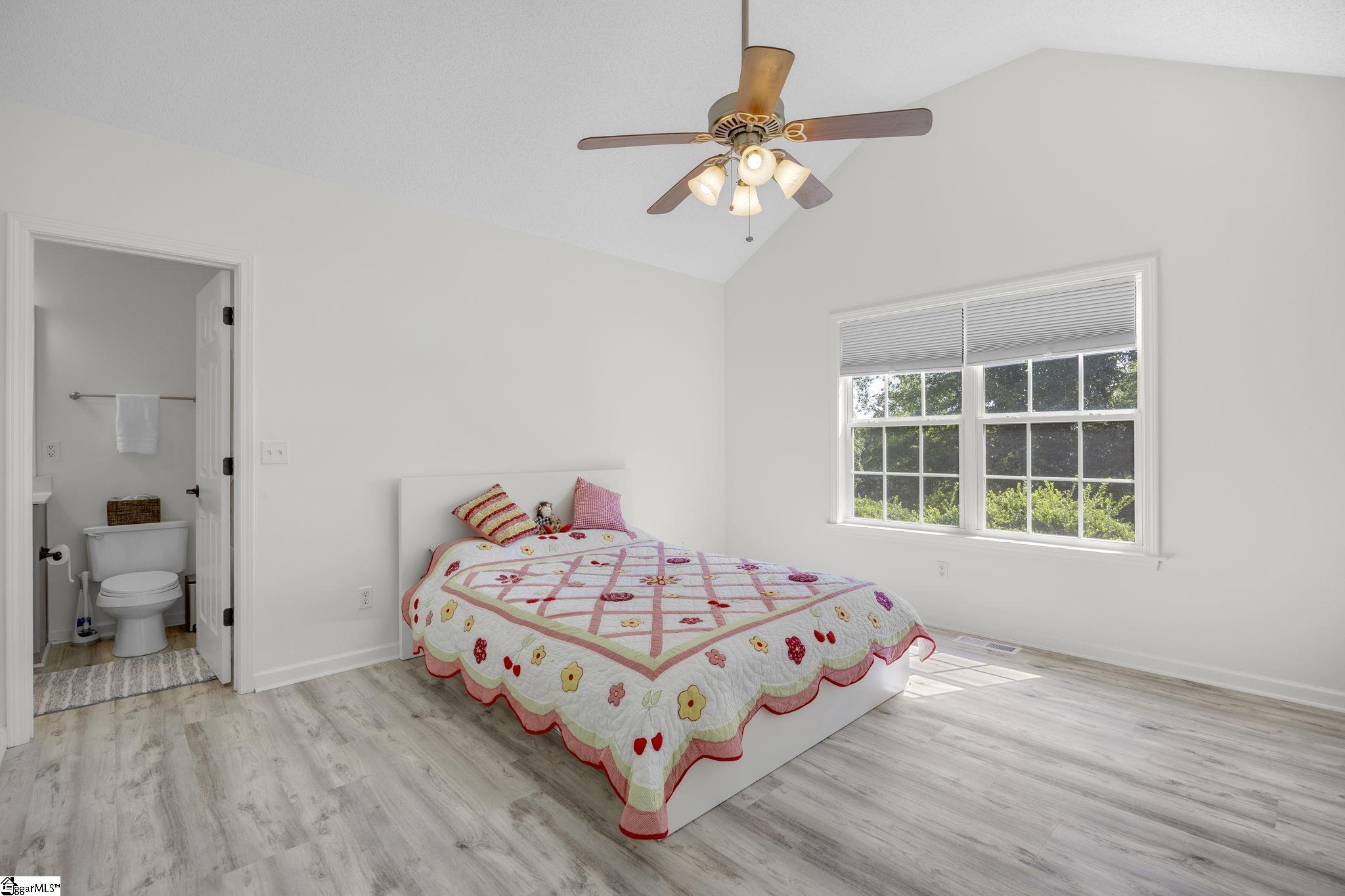 124 E King Road Property Photo 18