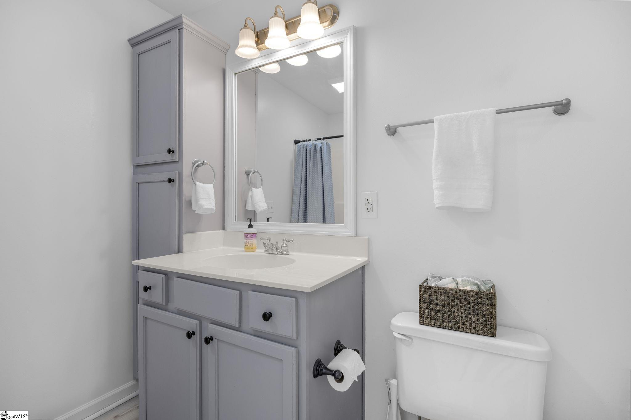 124 E King Road Property Photo 22