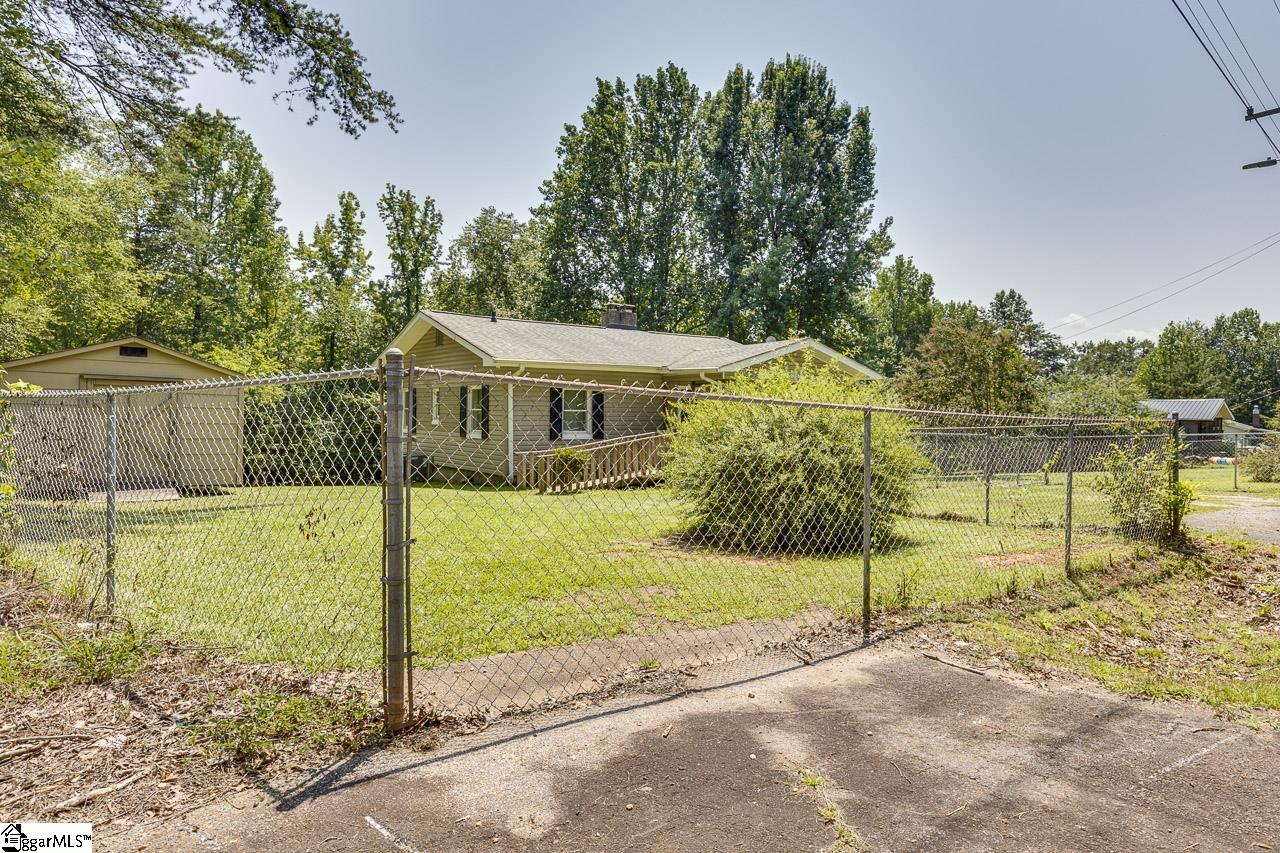 520 Chestnut Ridge Road Property Photo 3