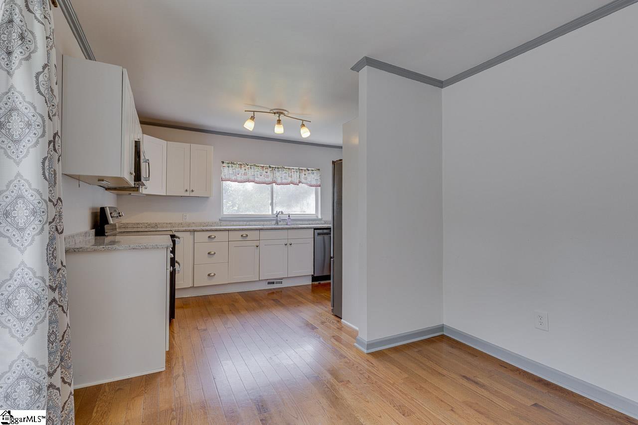 520 Chestnut Ridge Road Property Photo 17