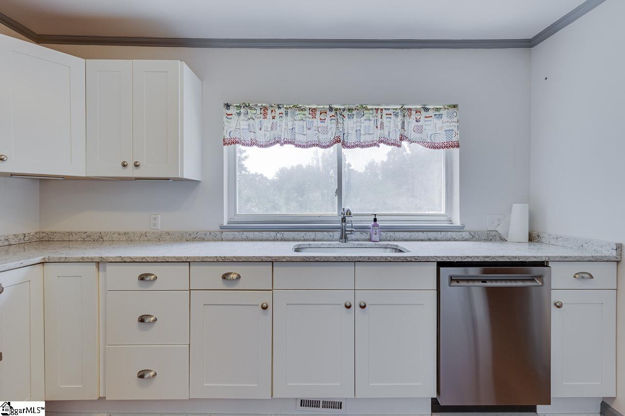 520 Chestnut Ridge Road Property Photo 19