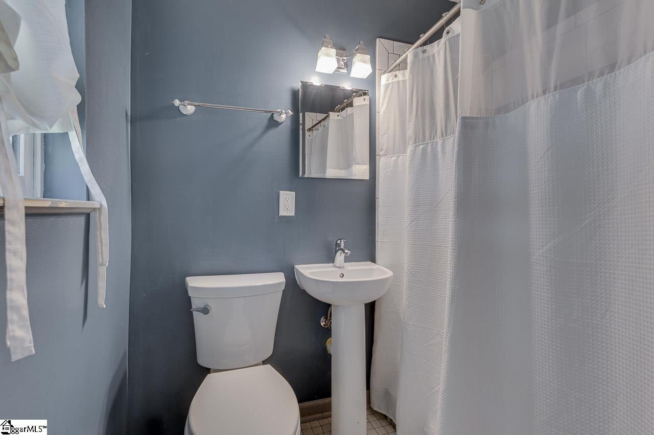 520 Chestnut Ridge Road Property Photo 28