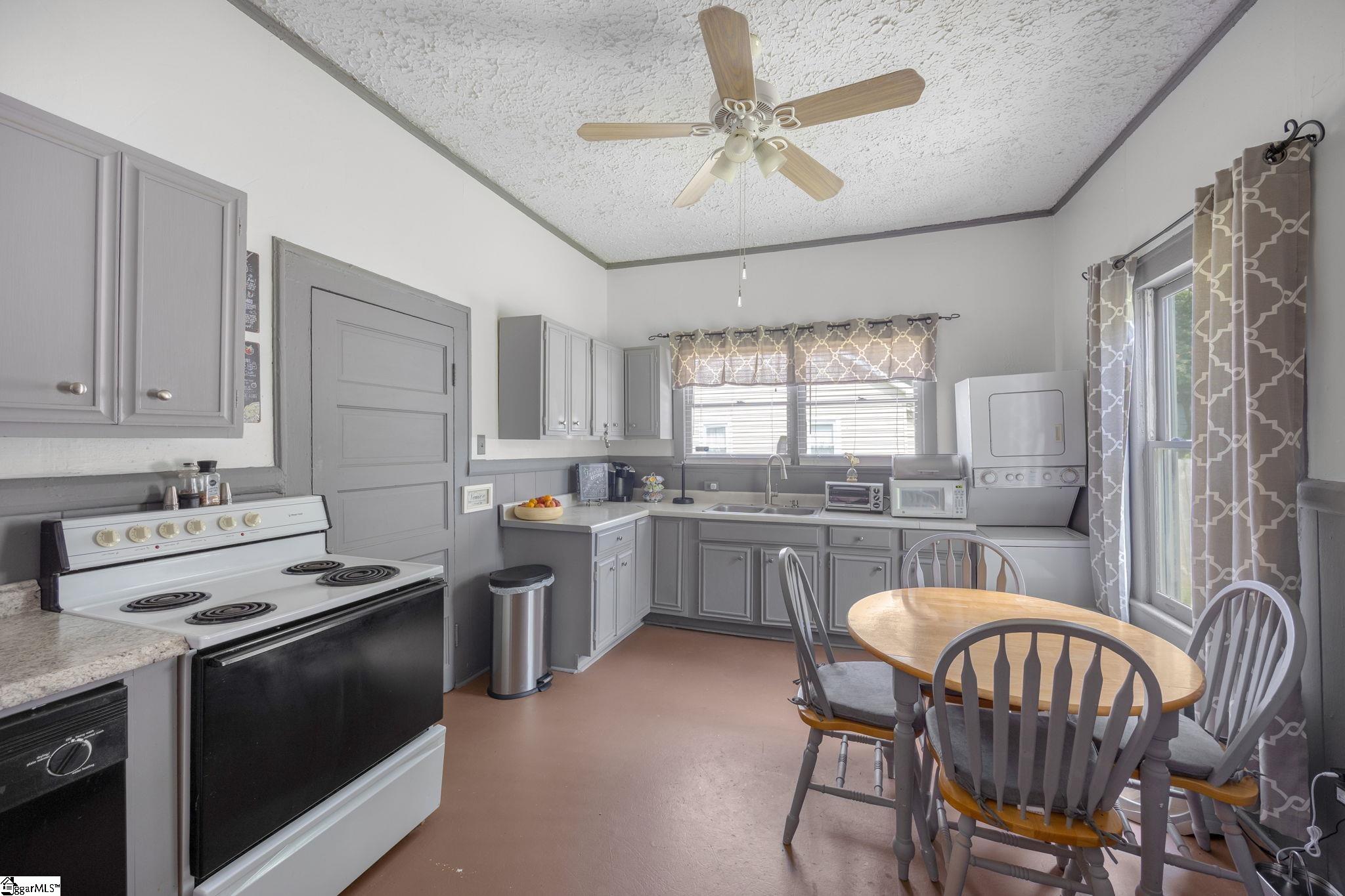 38 S 6th Street Property Photo 11