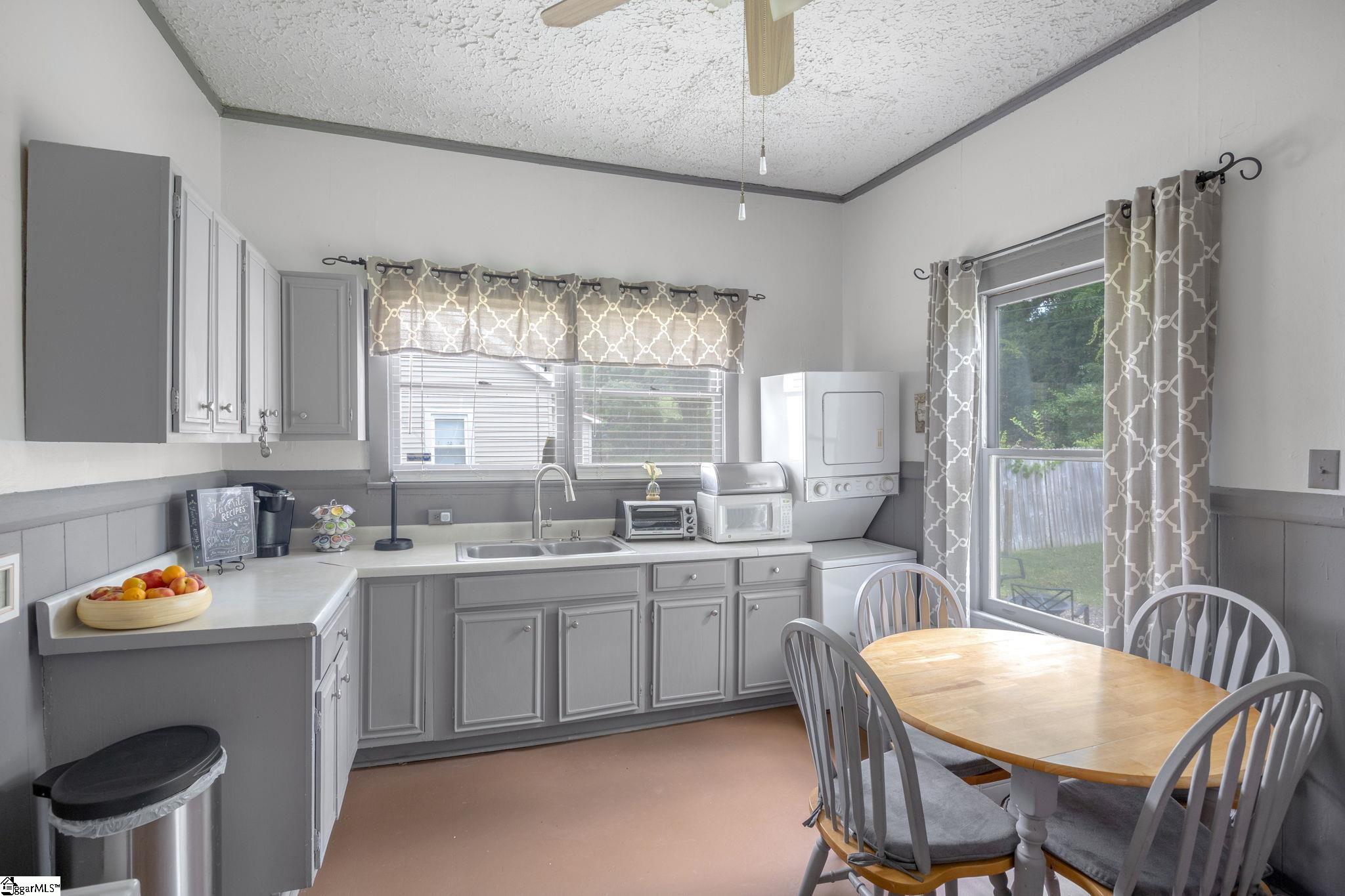 38 S 6th Street Property Photo 12