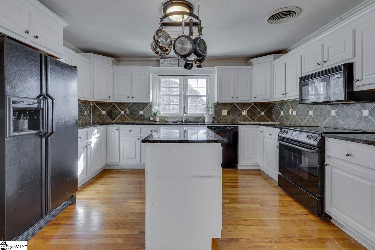 136 Club Drive Property Photo 16