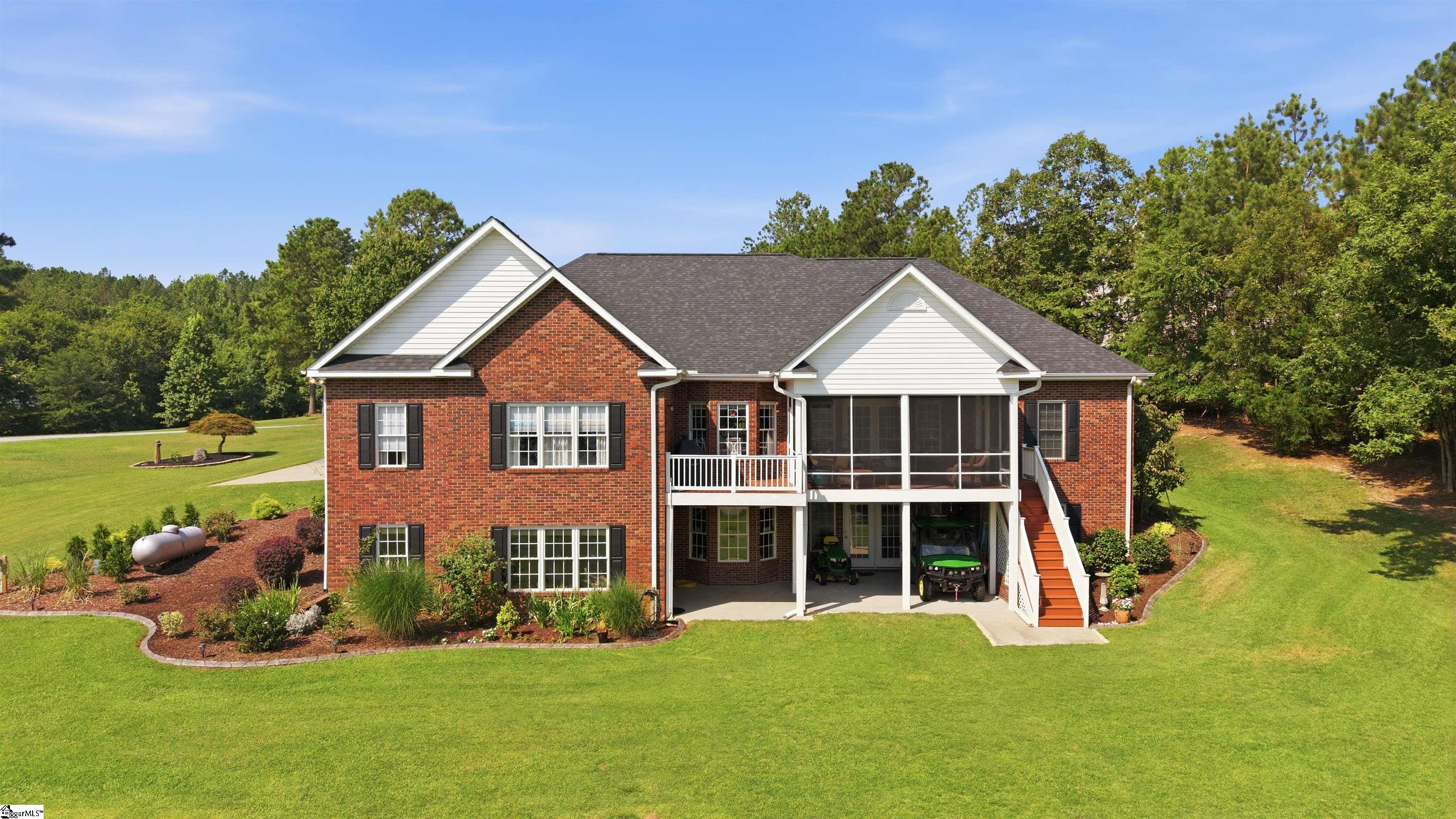 105 Coogan Bluff Property Photo 3