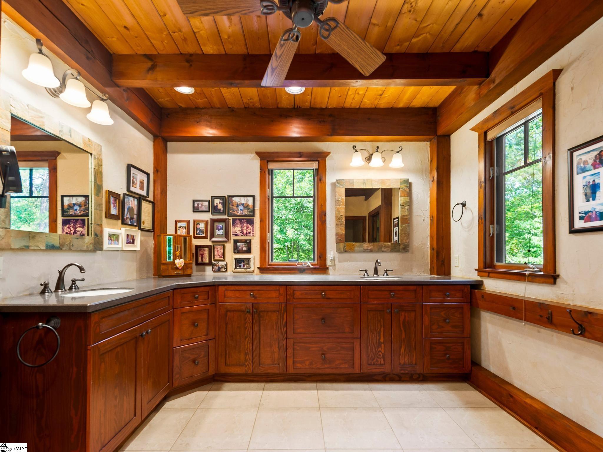 1597233 Property Photo 29