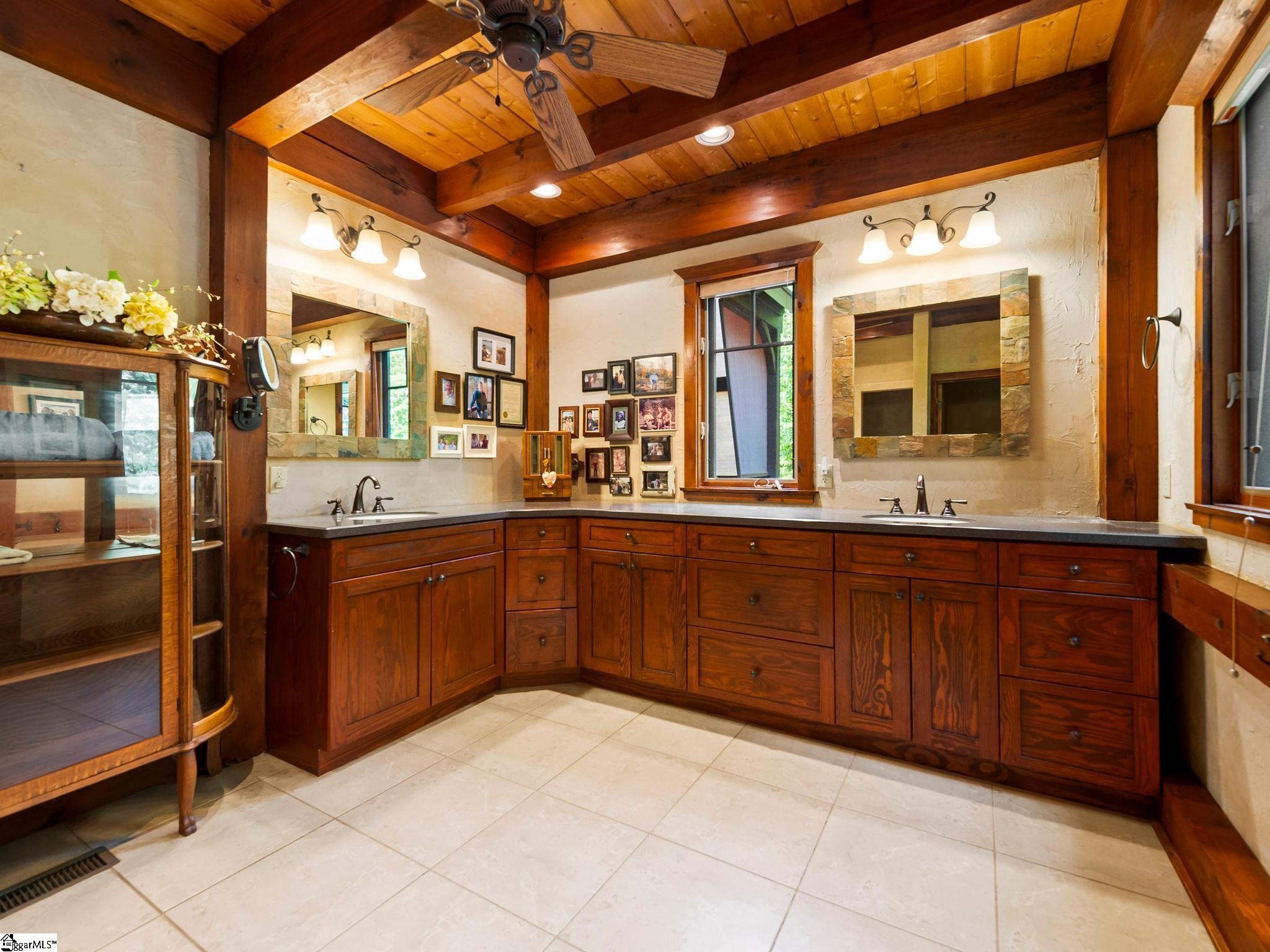 1597233 Property Photo 30