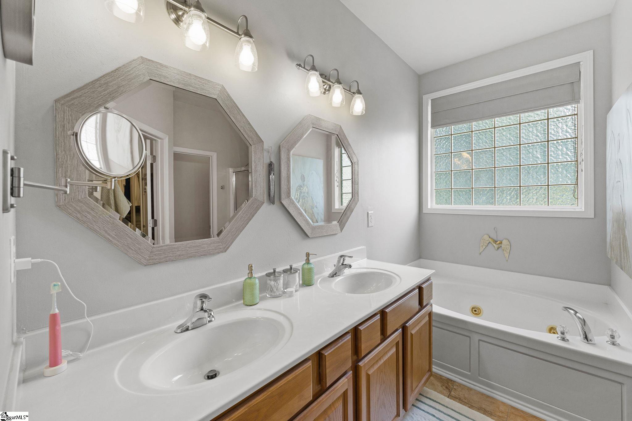 414 Landstone Terrace Property Photo 10