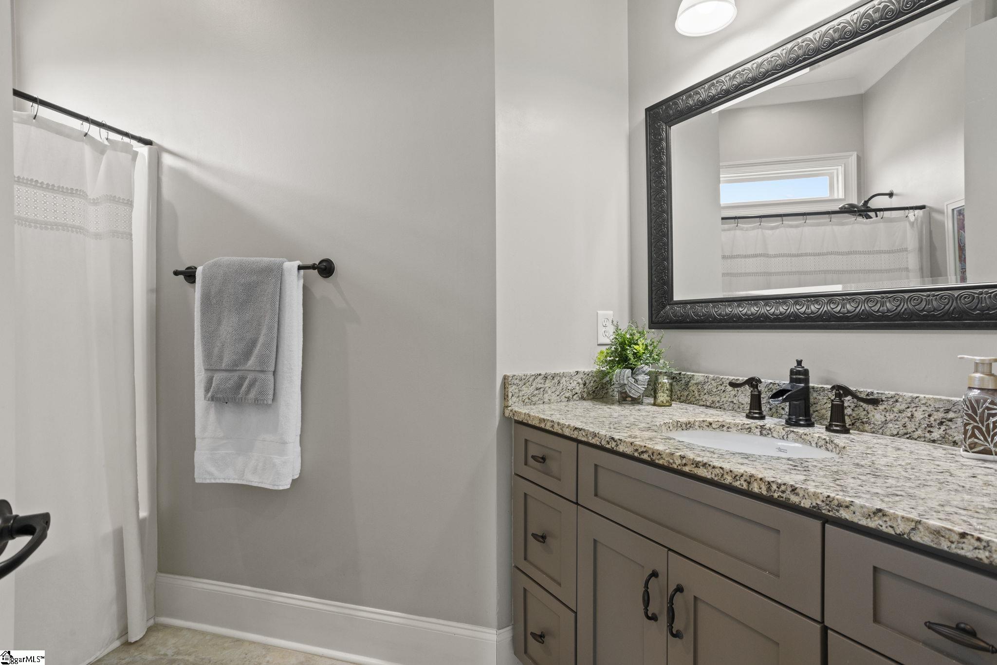 1000 Apple Valley Road Property Photo 29