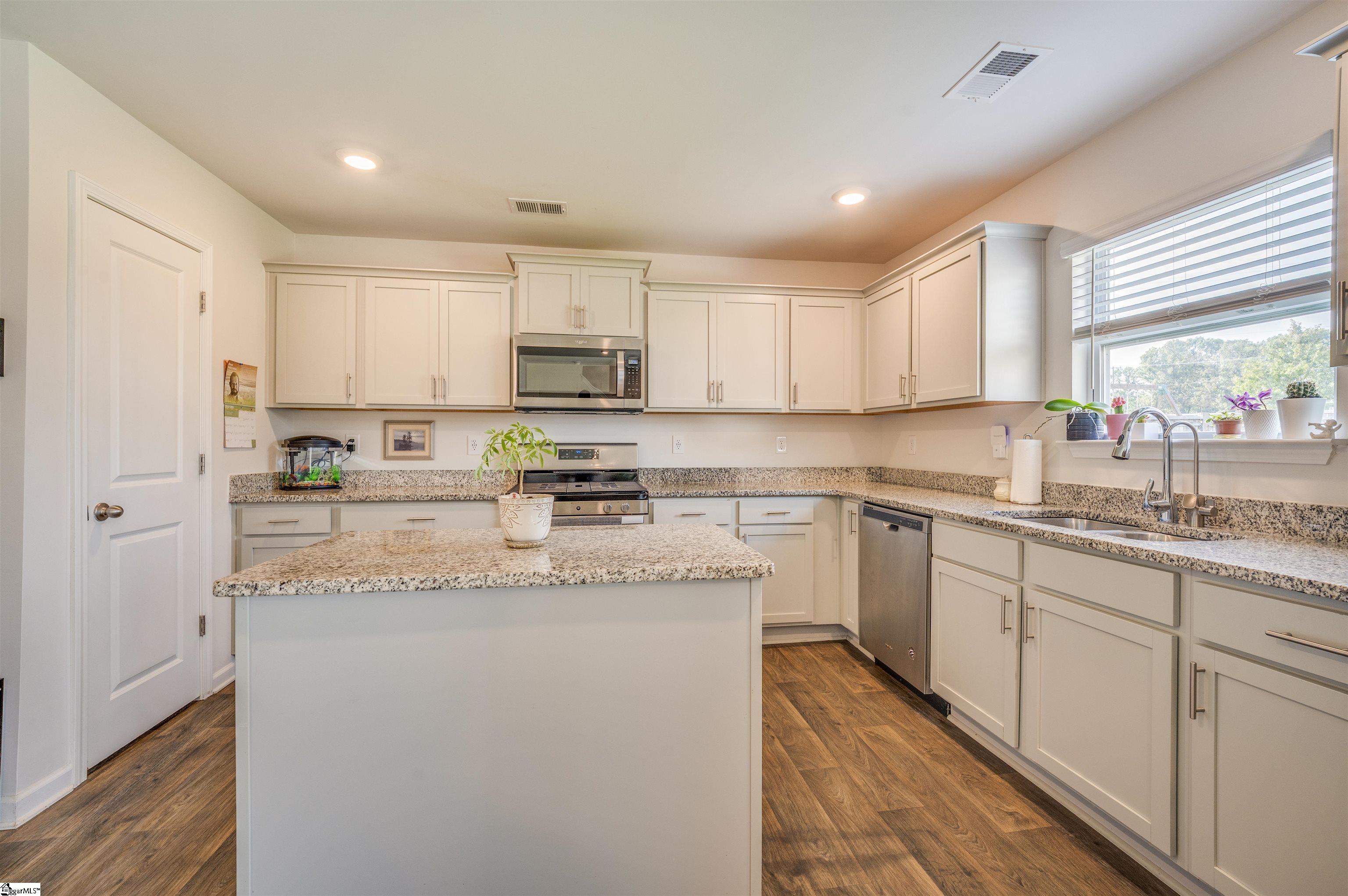 1092 Bridlebrook Trail Property Photo 9