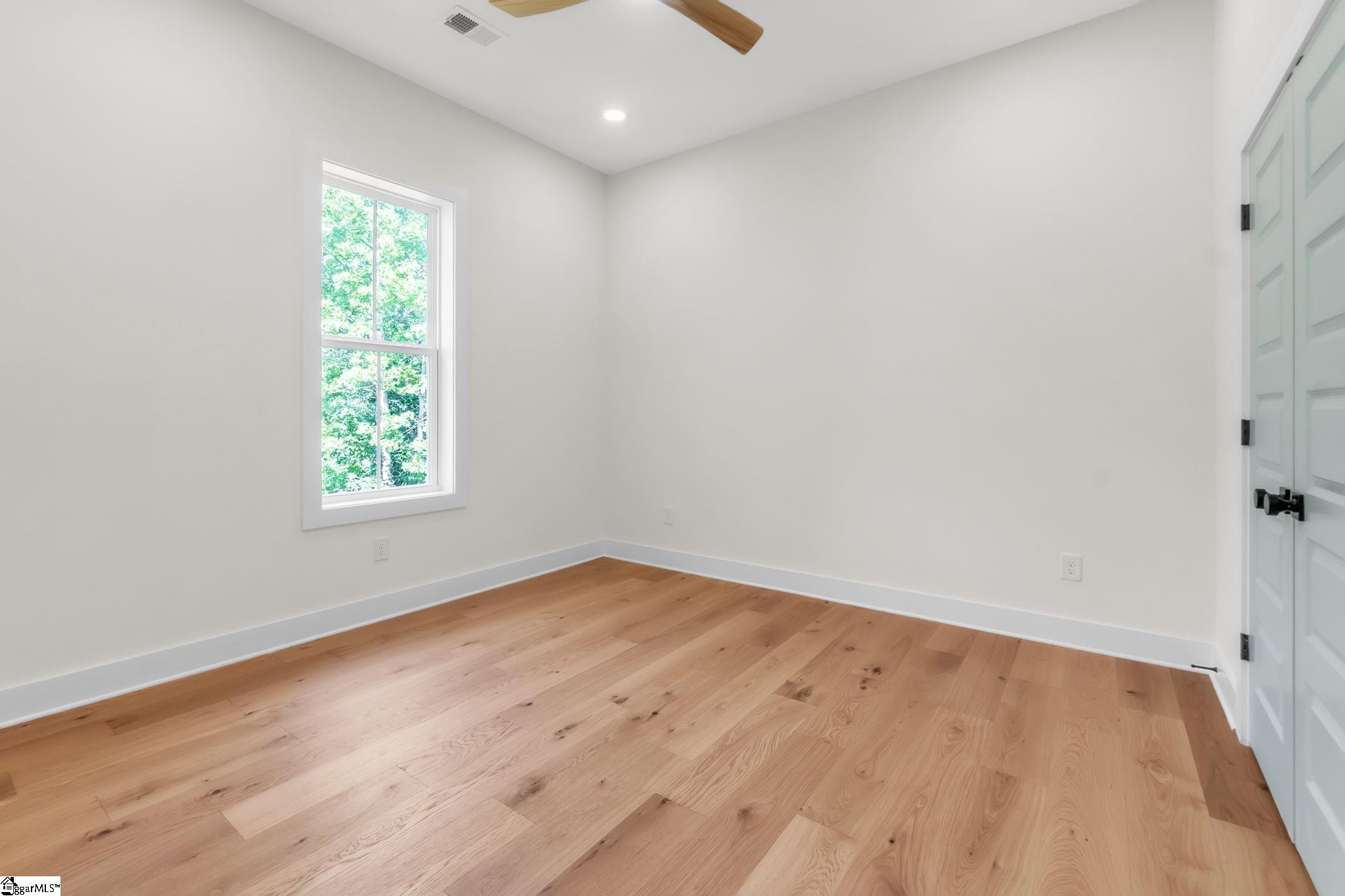 574 Paramount Drive Property Photo 31