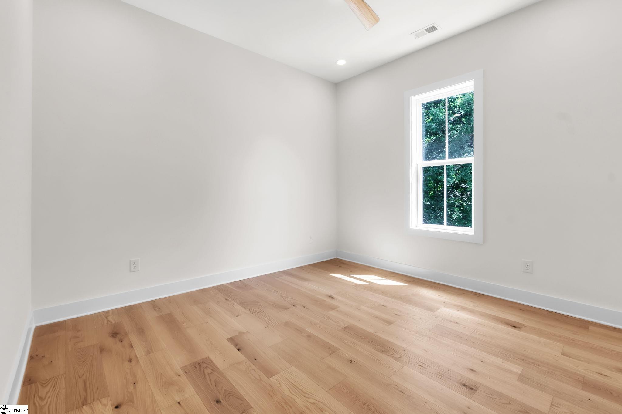 574 Paramount Drive Property Photo 33