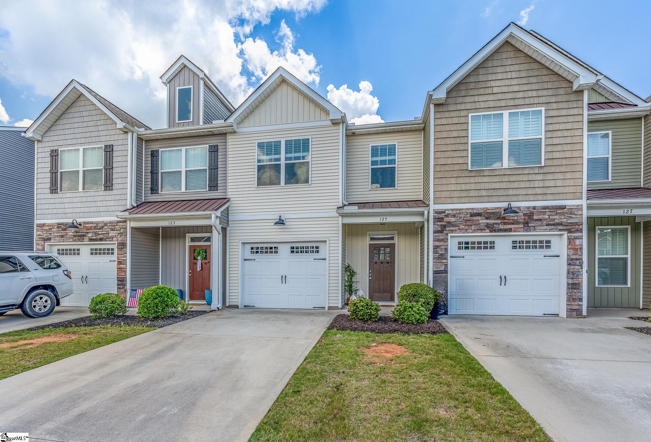 125 Rushing Creek Lane Property Photo 4