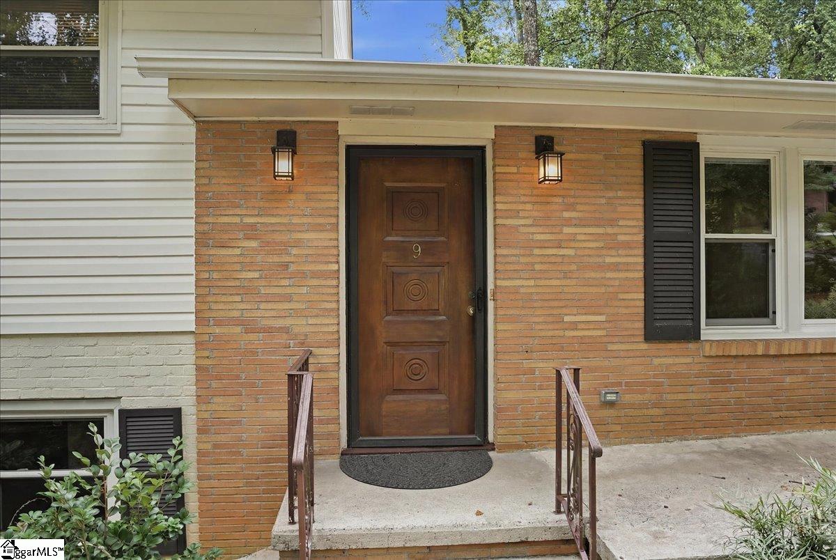 9 Yorkshire Drive Property Photo 2