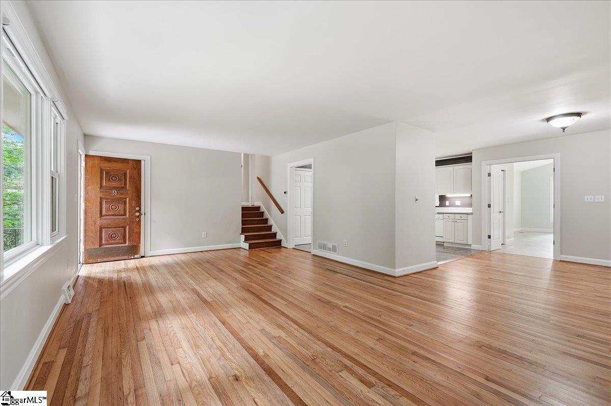 9 Yorkshire Drive Property Photo 6