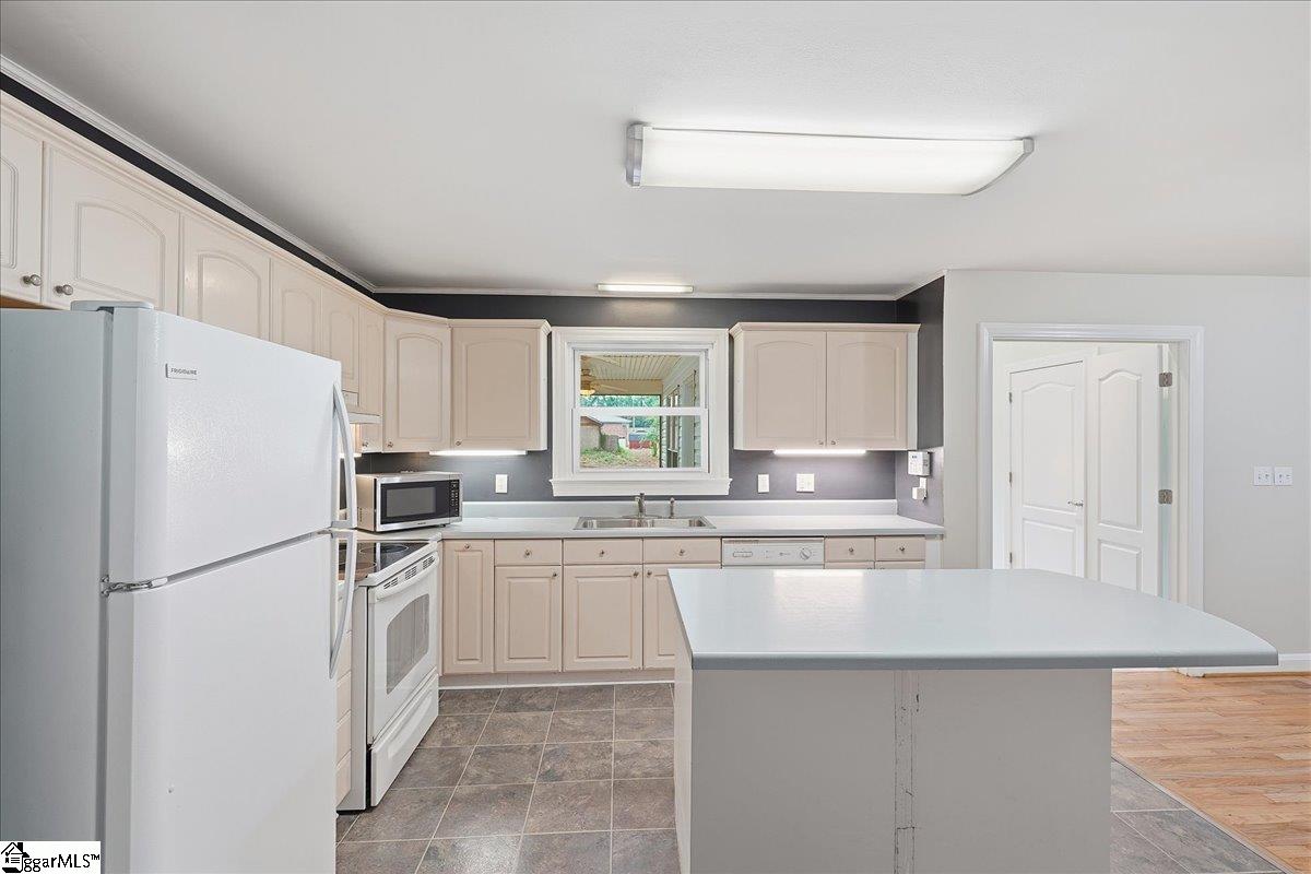 9 Yorkshire Drive Property Photo 10
