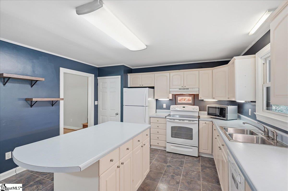9 Yorkshire Drive Property Photo 13