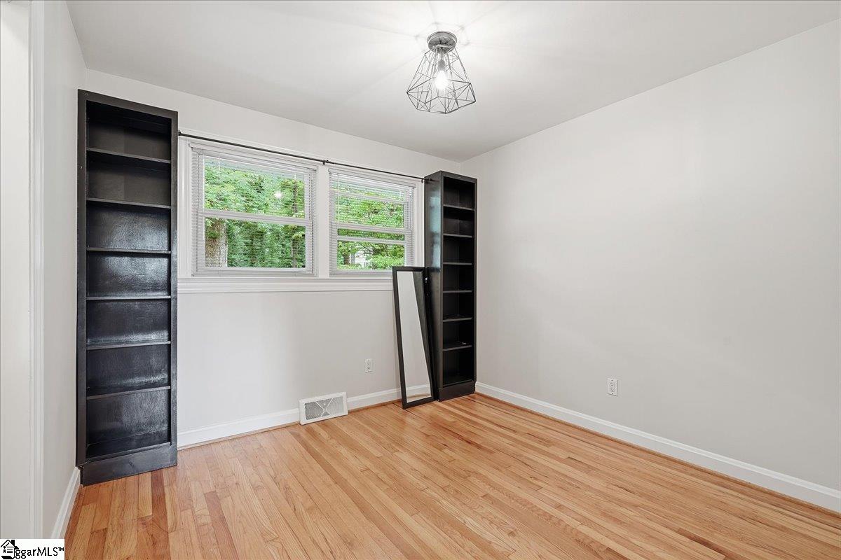 9 Yorkshire Drive Property Photo 21
