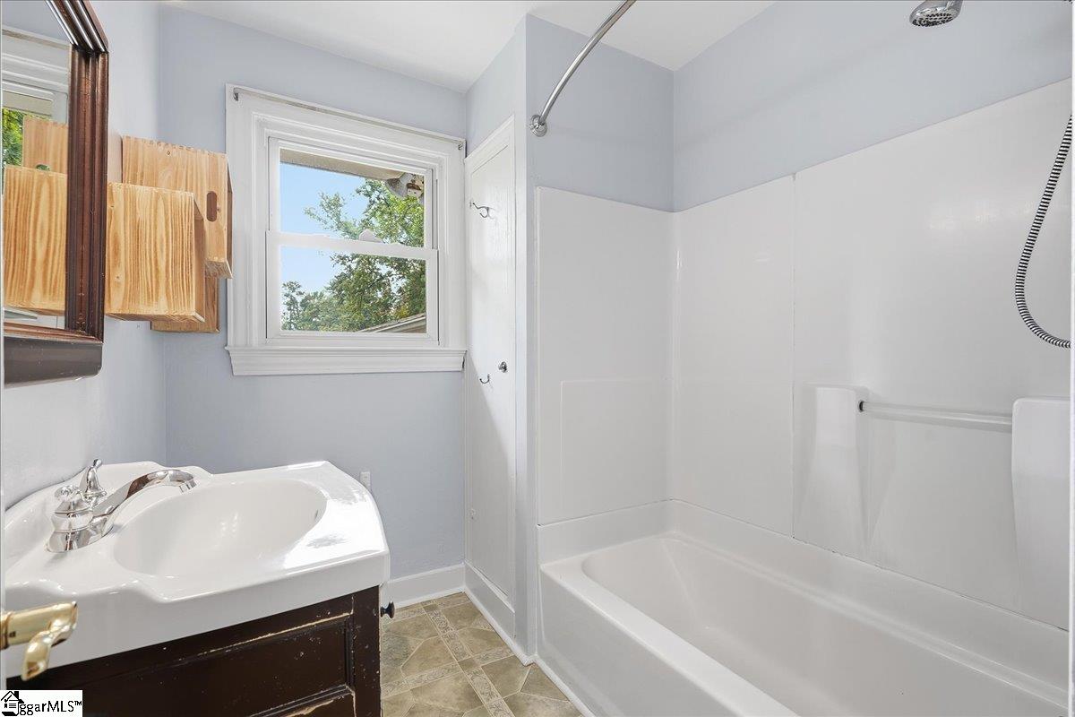 9 Yorkshire Drive Property Photo 27