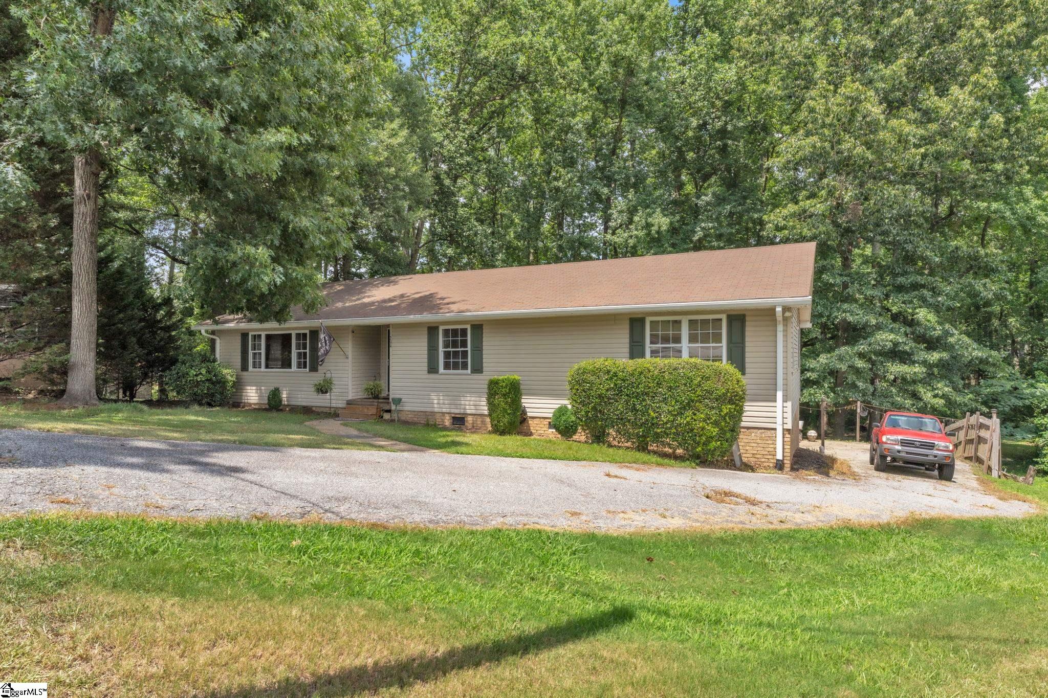 204 Collinwood Lane Property Photo 2