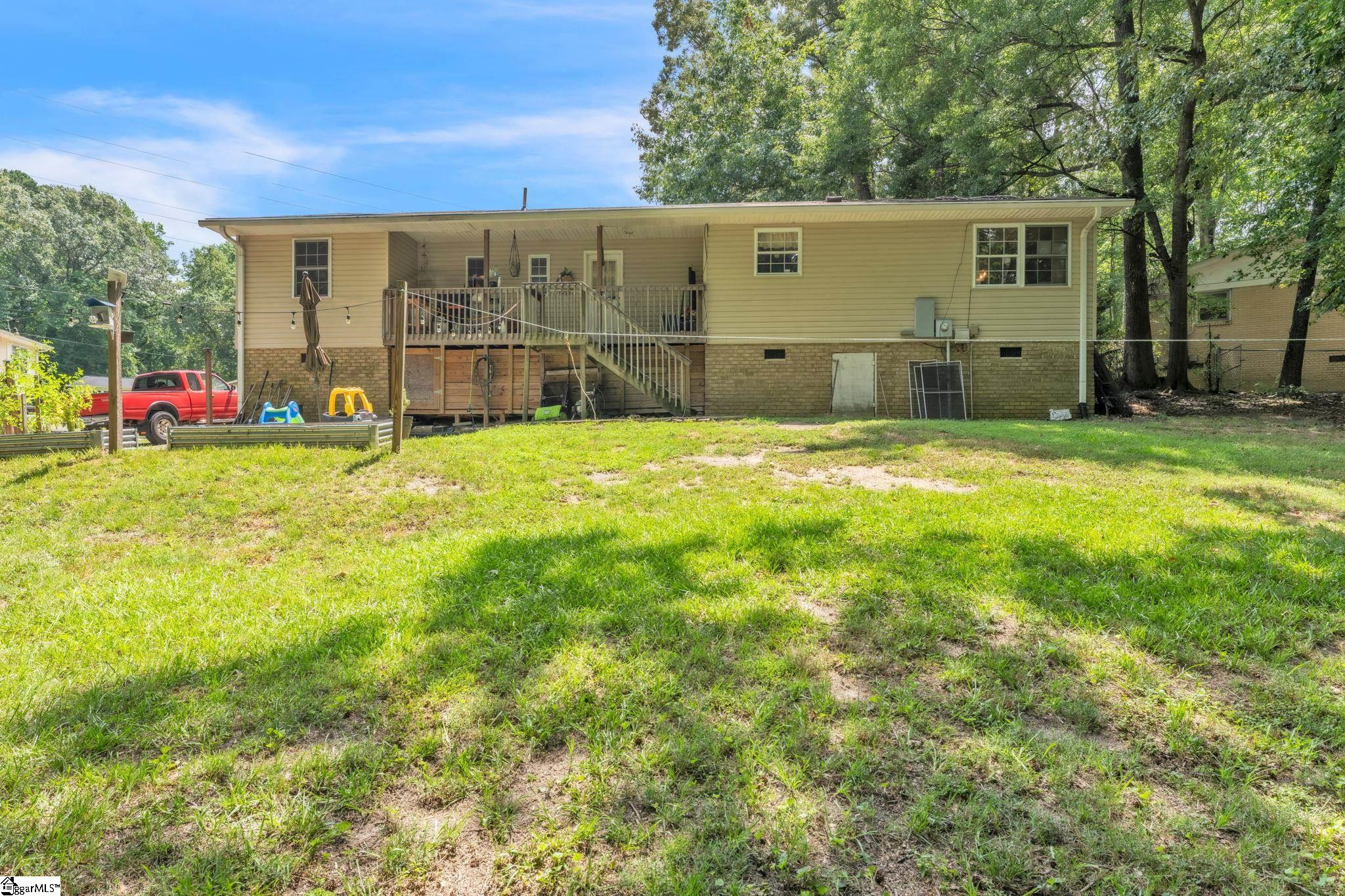 204 Collinwood Lane Property Photo 3