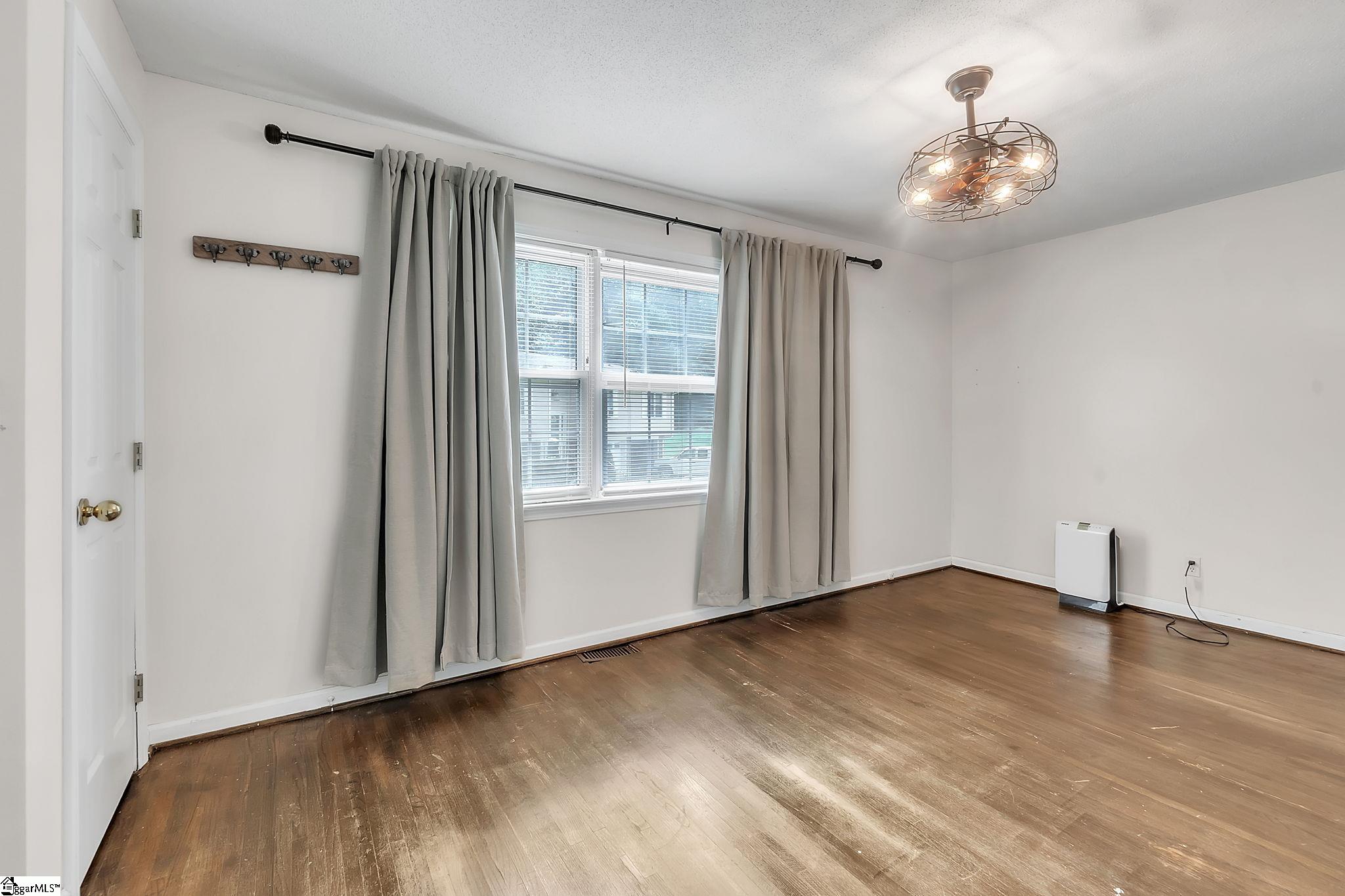 204 Collinwood Lane Property Photo 15