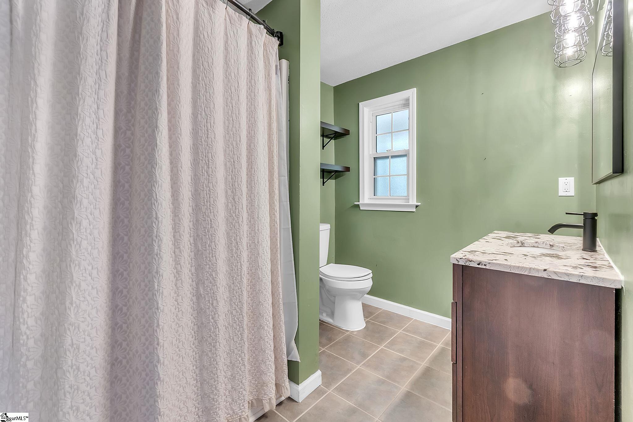 204 Collinwood Lane Property Photo 16