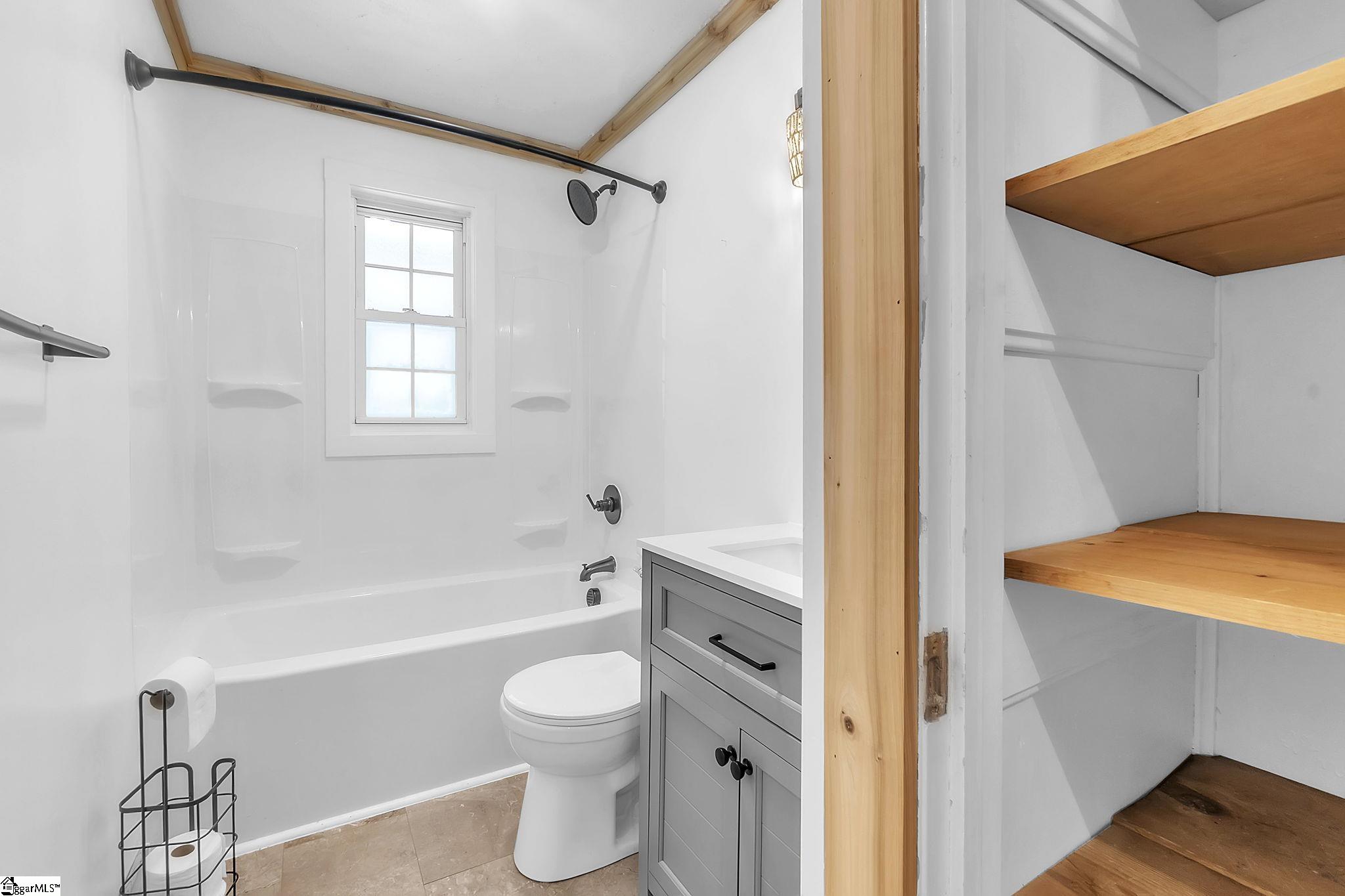 204 Collinwood Lane Property Photo 23