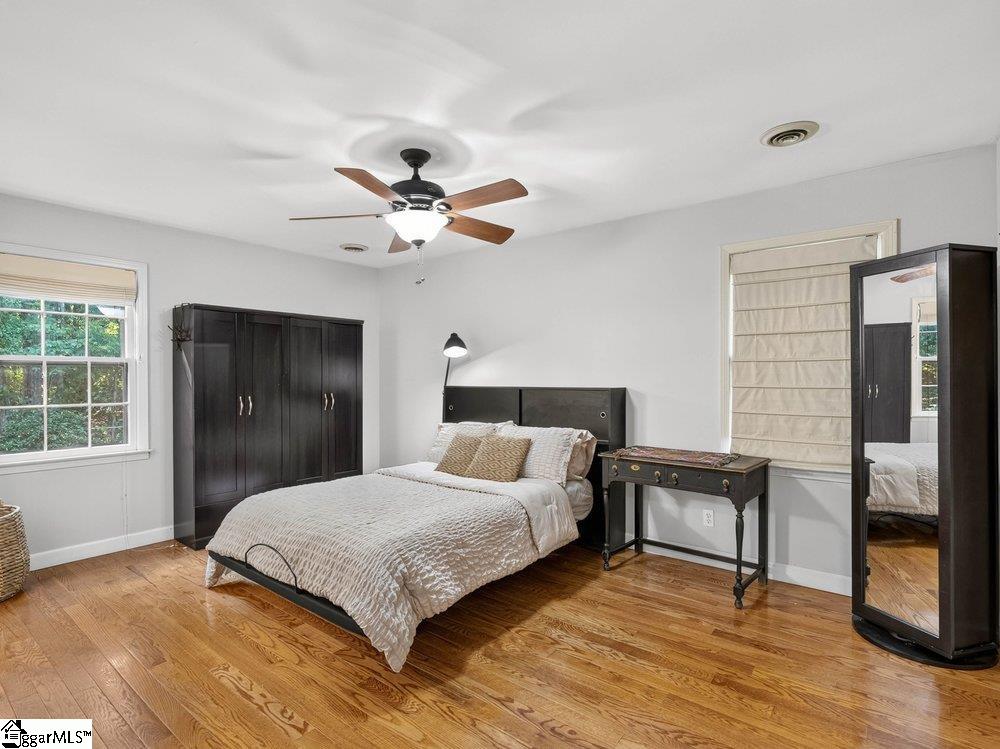 219 Oakwood Court Property Photo 15