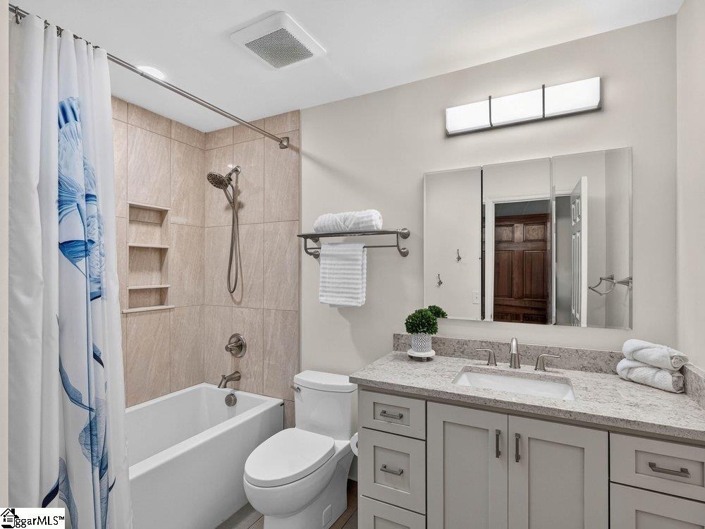 219 Oakwood Court Property Photo 20