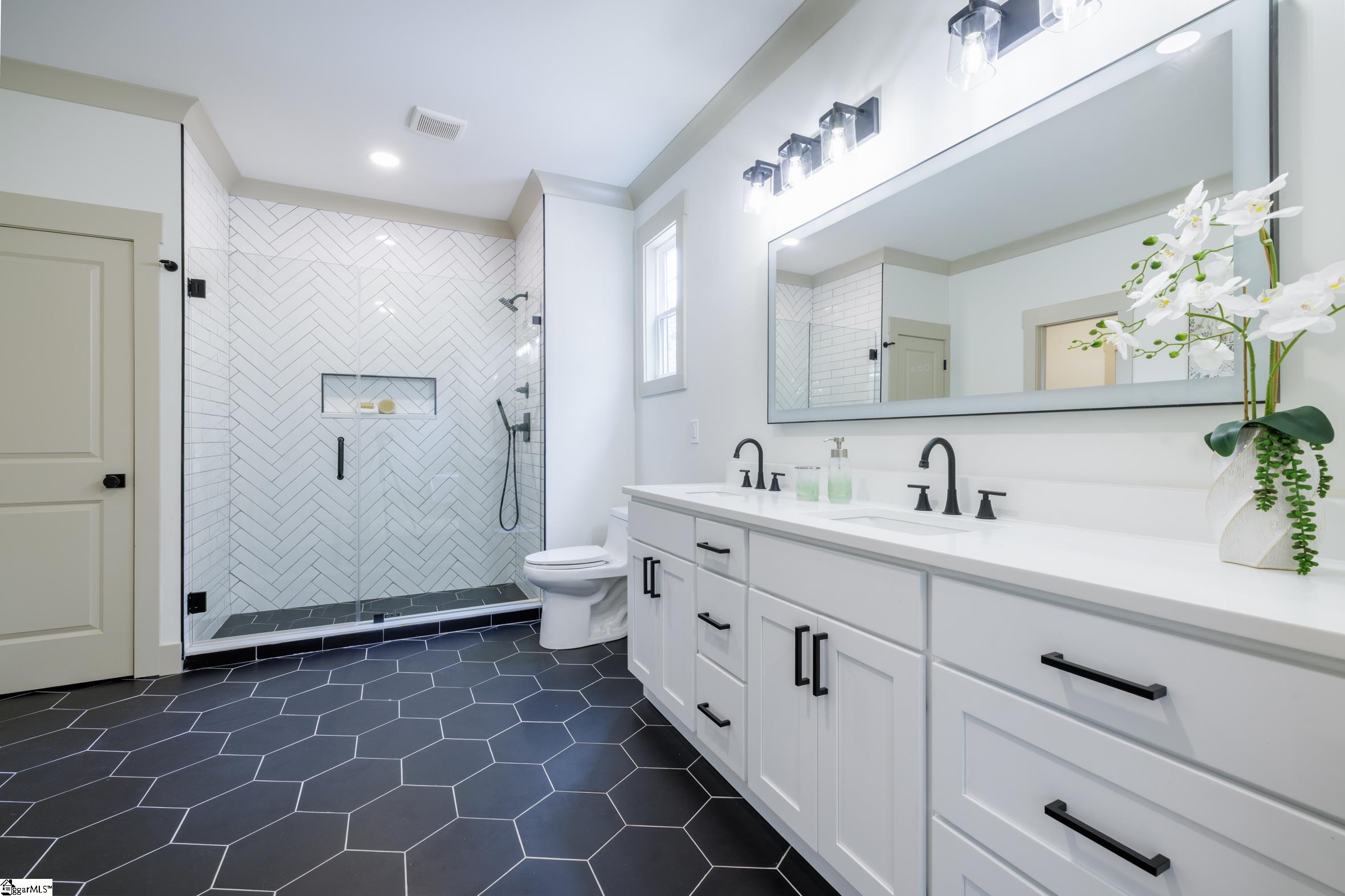 7 Dixie Avenue Property Photo 19