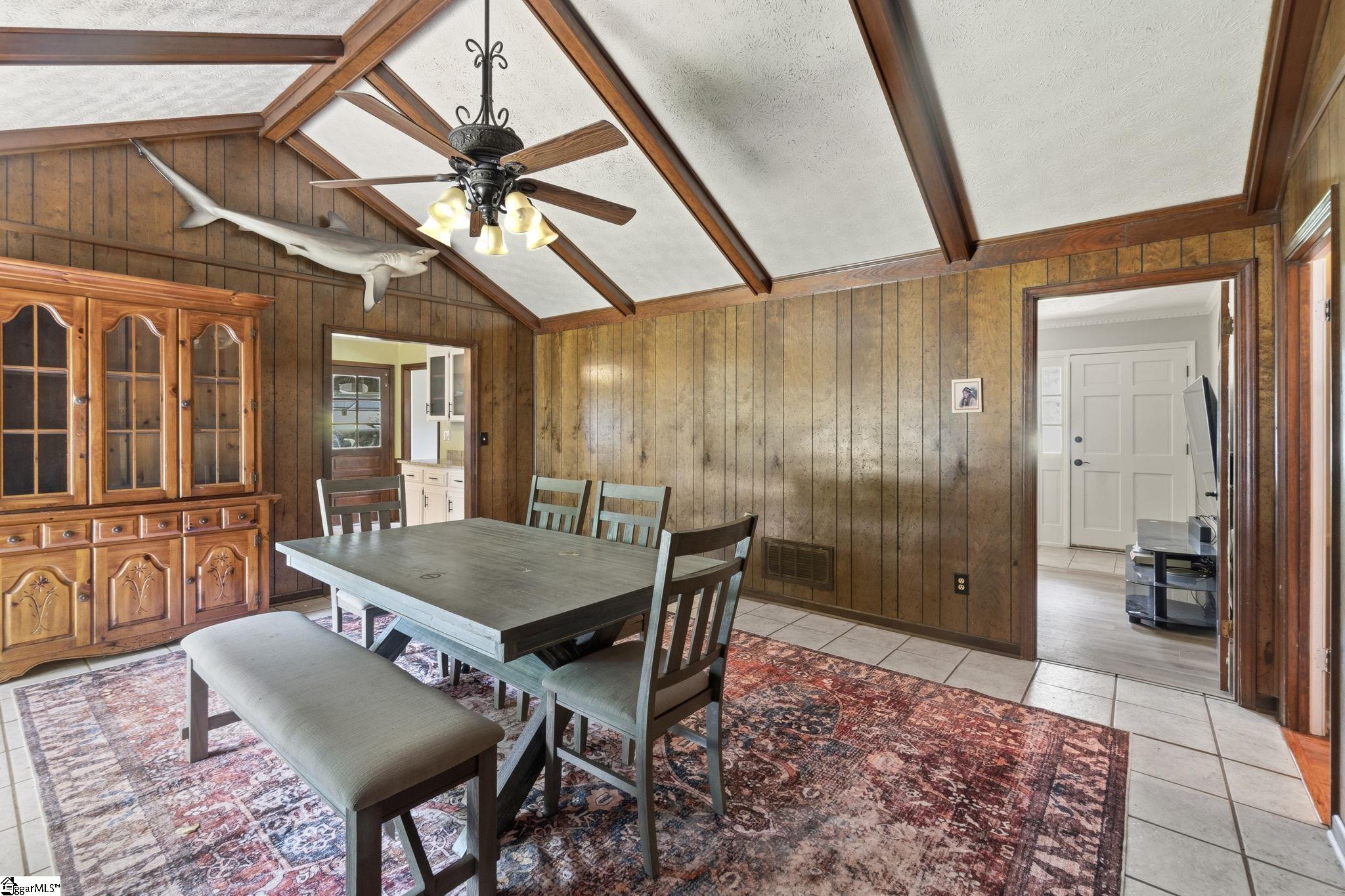 200 Pine Wood Drive Property Photo 4