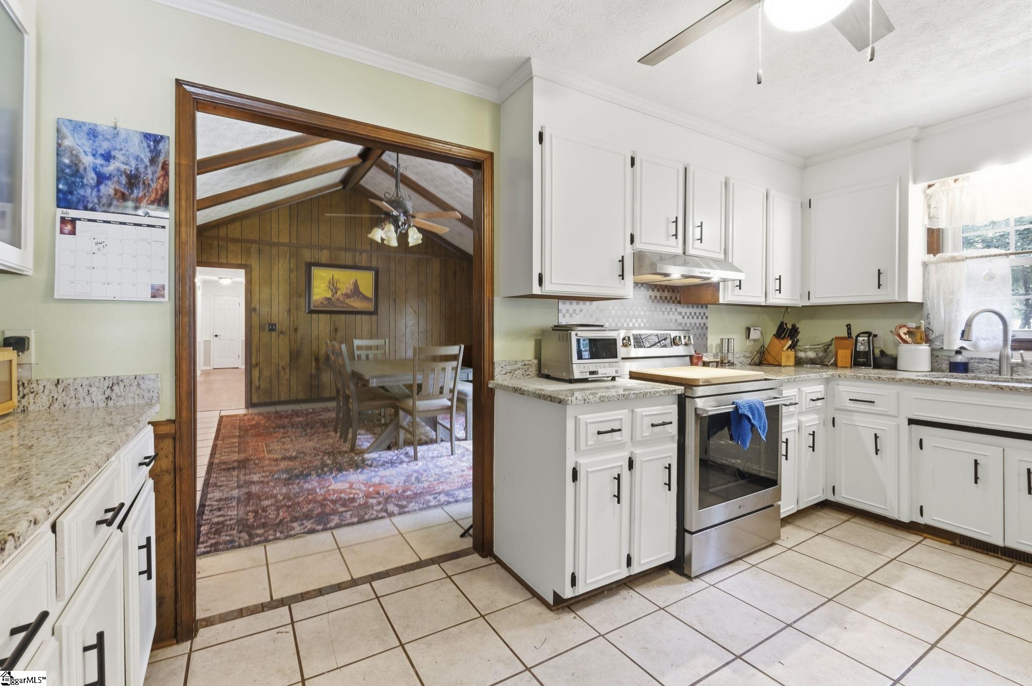 200 Pine Wood Drive Property Photo 10