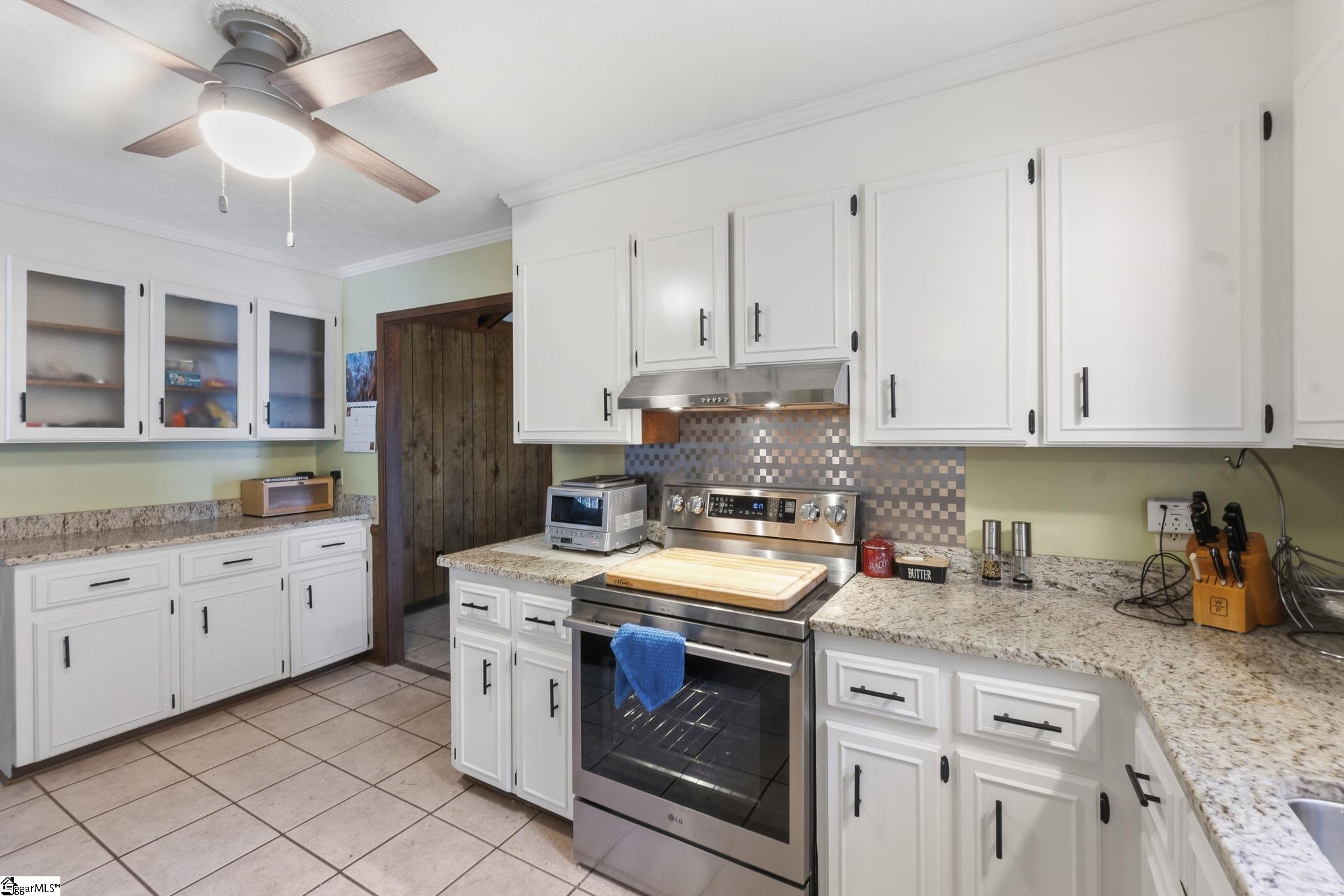 200 Pine Wood Drive Property Photo 12