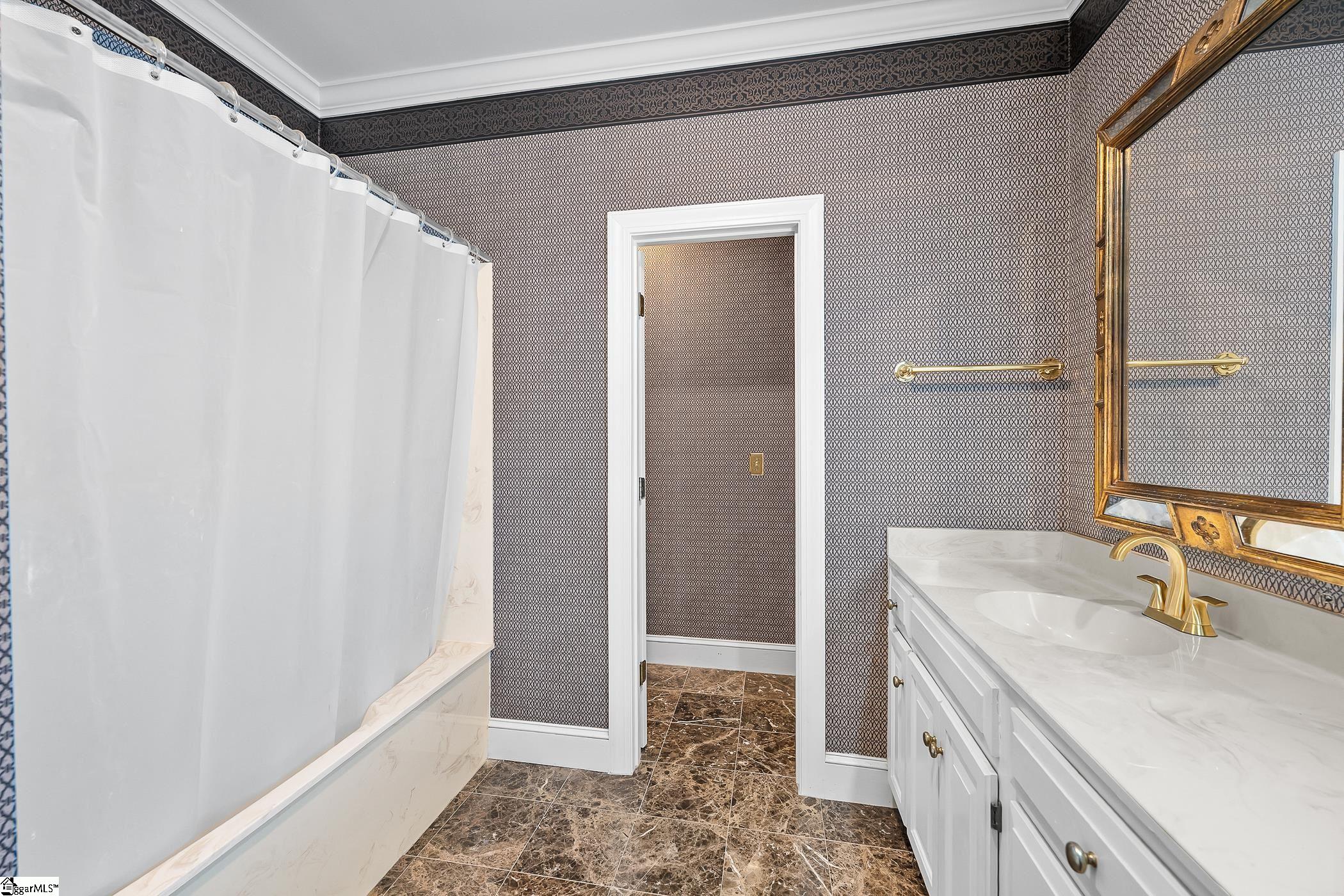 226 Castellan Drive Property Photo 33