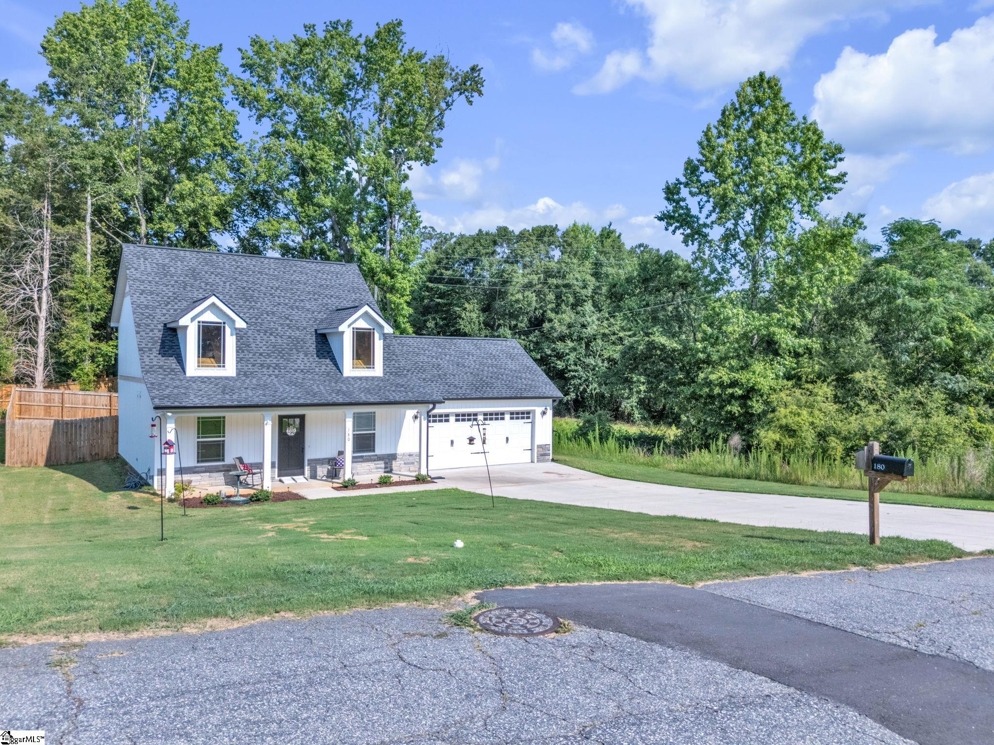 180 Hunter Drive Property Photo 10