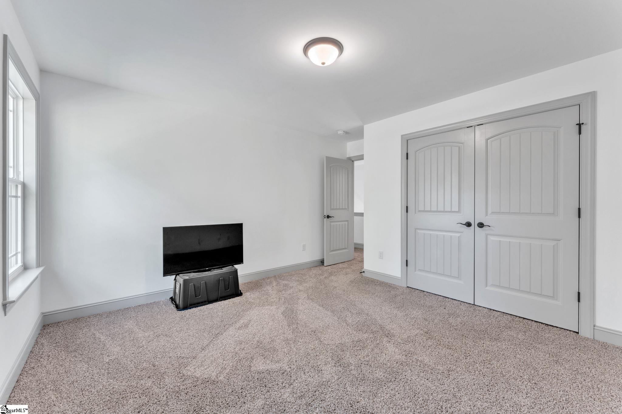 180 Hunter Drive Property Photo 32