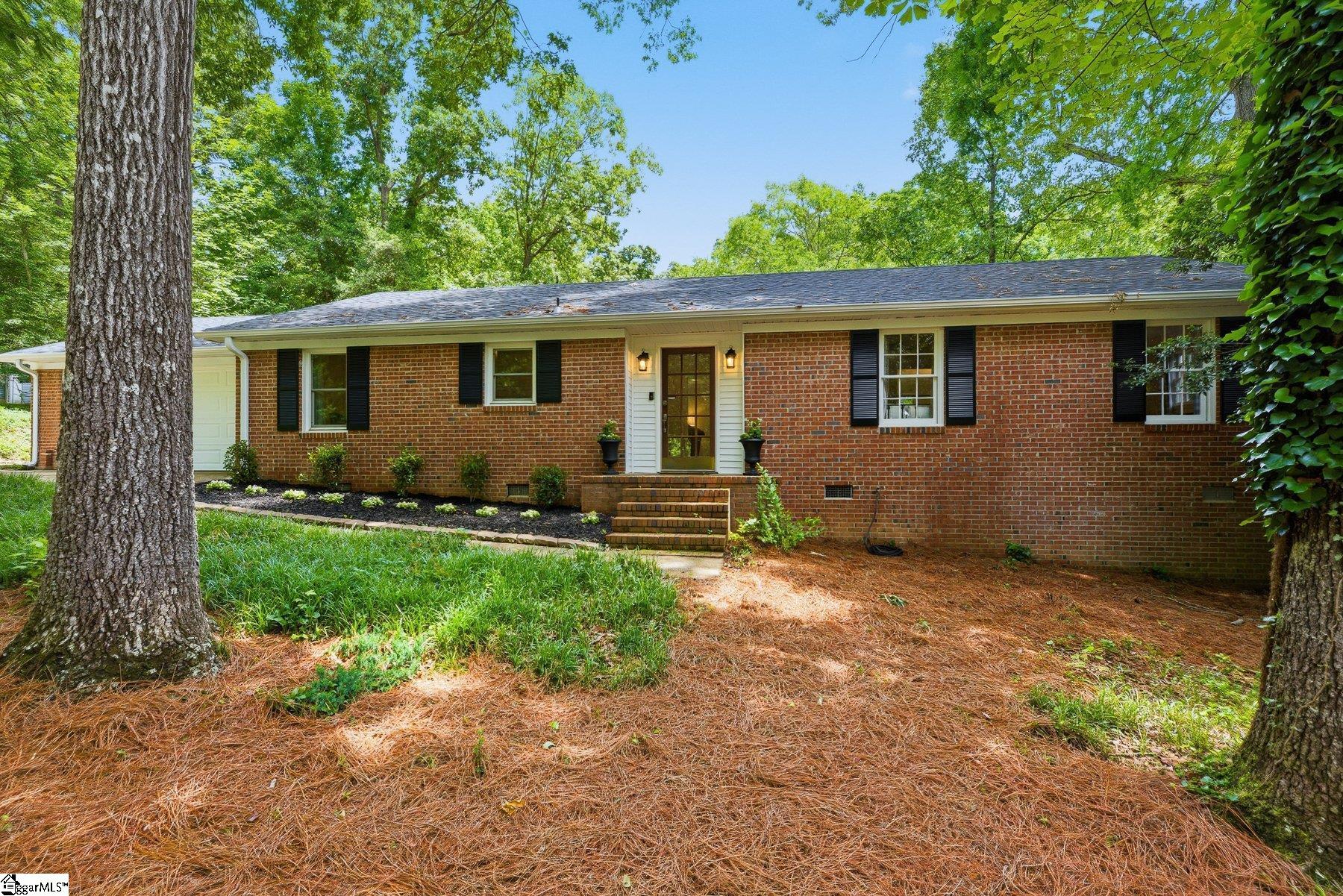 160 Carolina Way Property Photo 4