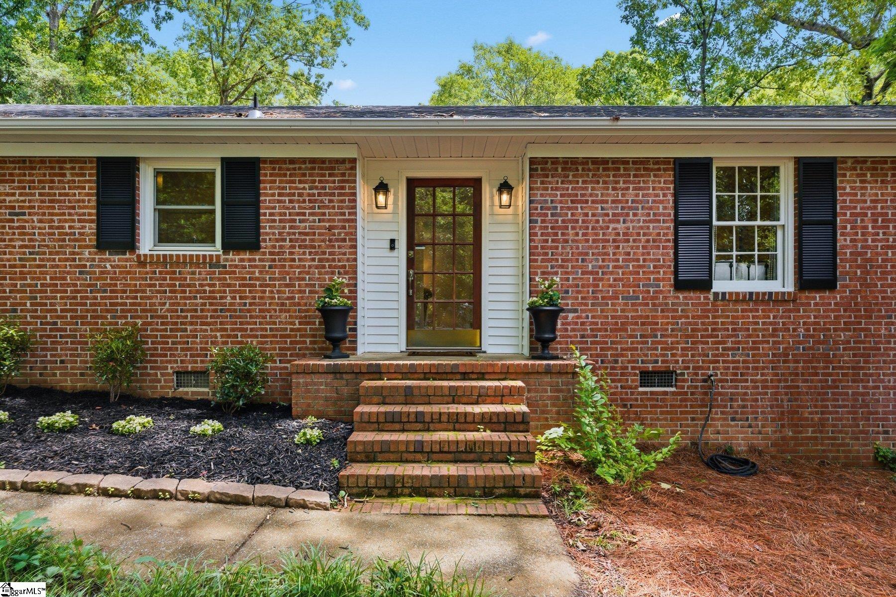 160 Carolina Way Property Photo 5