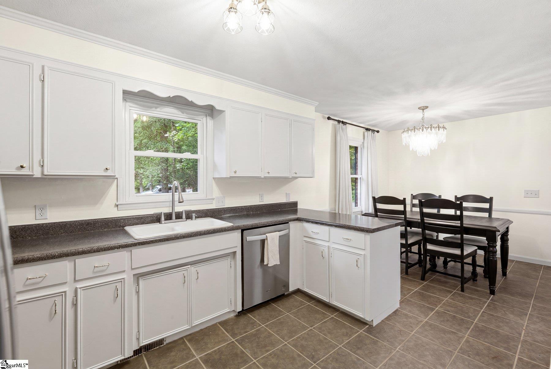 160 Carolina Way Property Photo 18