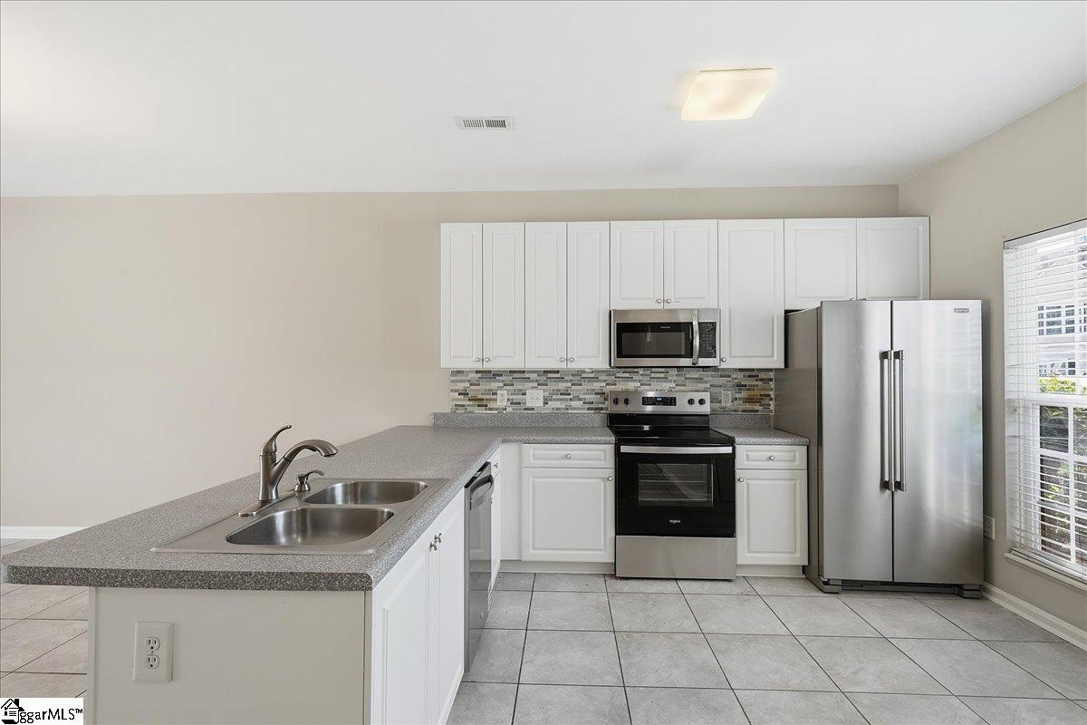 30 Ridgestone Circle Property Photo 3