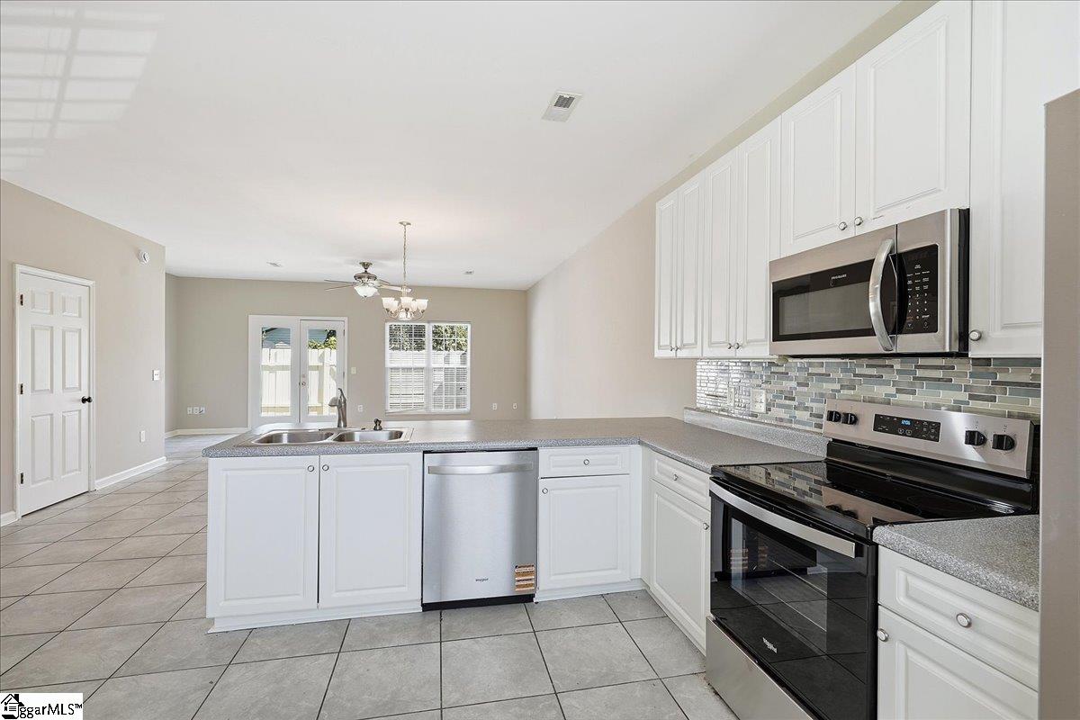 30 Ridgestone Circle Property Photo 4