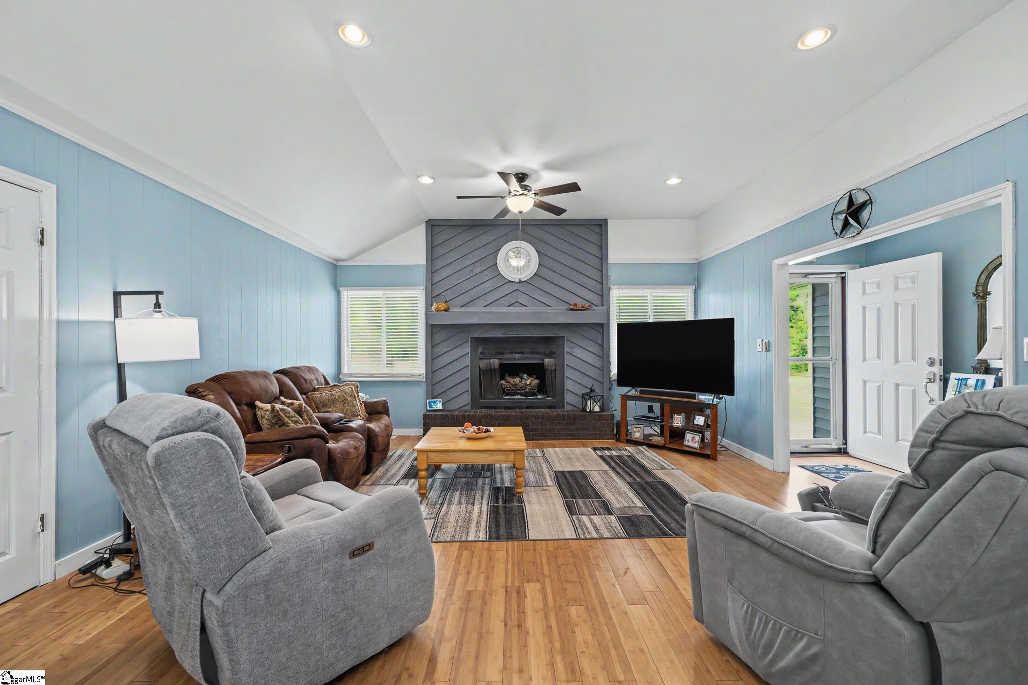 200 Belmont Stakes Property Photo 8