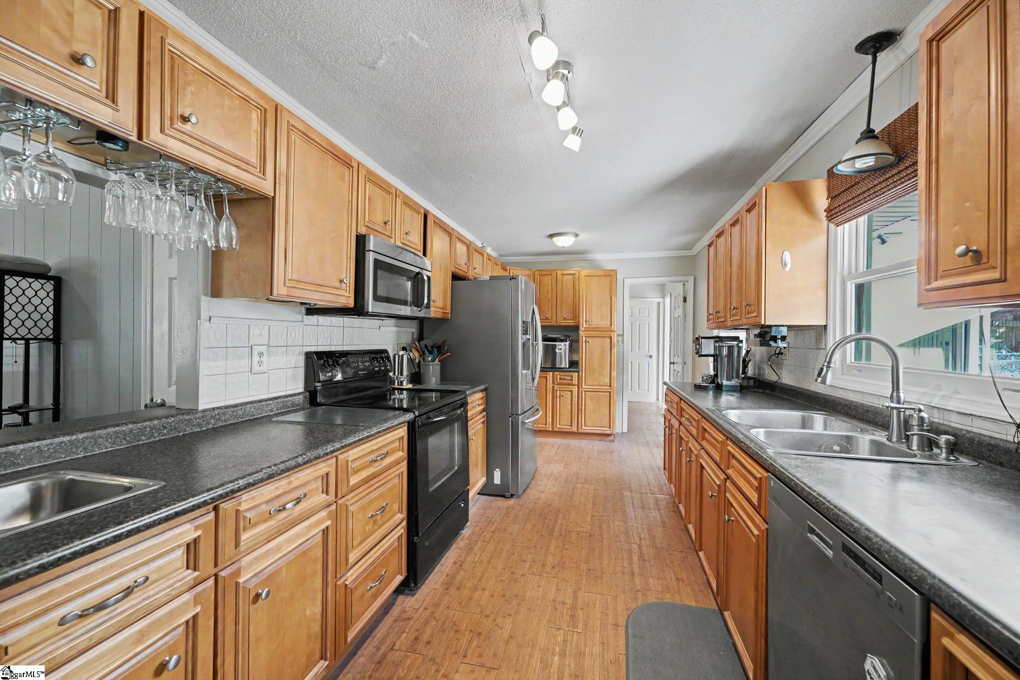 200 Belmont Stakes Property Photo 10