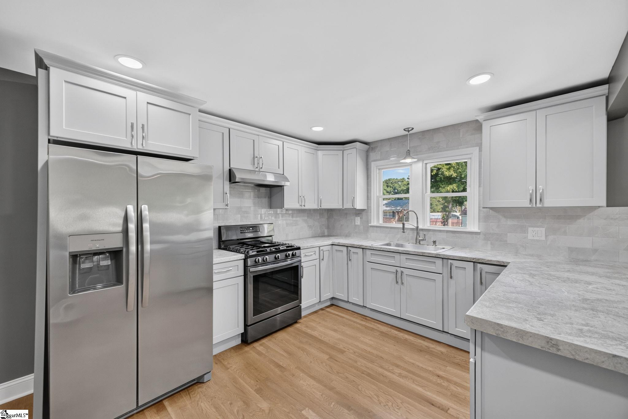 616 Carey Street Property Photo 4